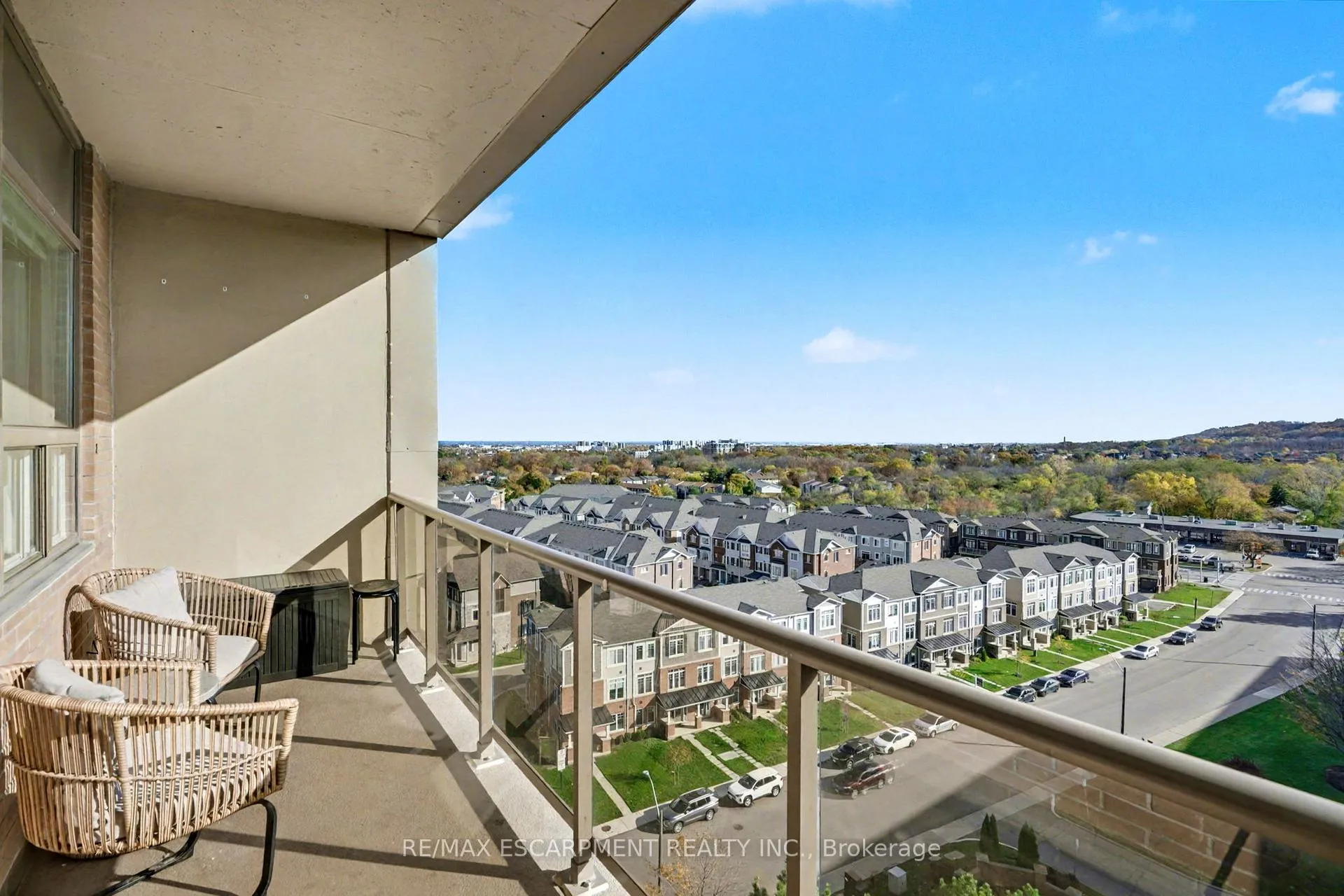 Photo 13 of Unit 1001, 15 Nicklaus Drive, Hamilton, Vincent — HOMEH