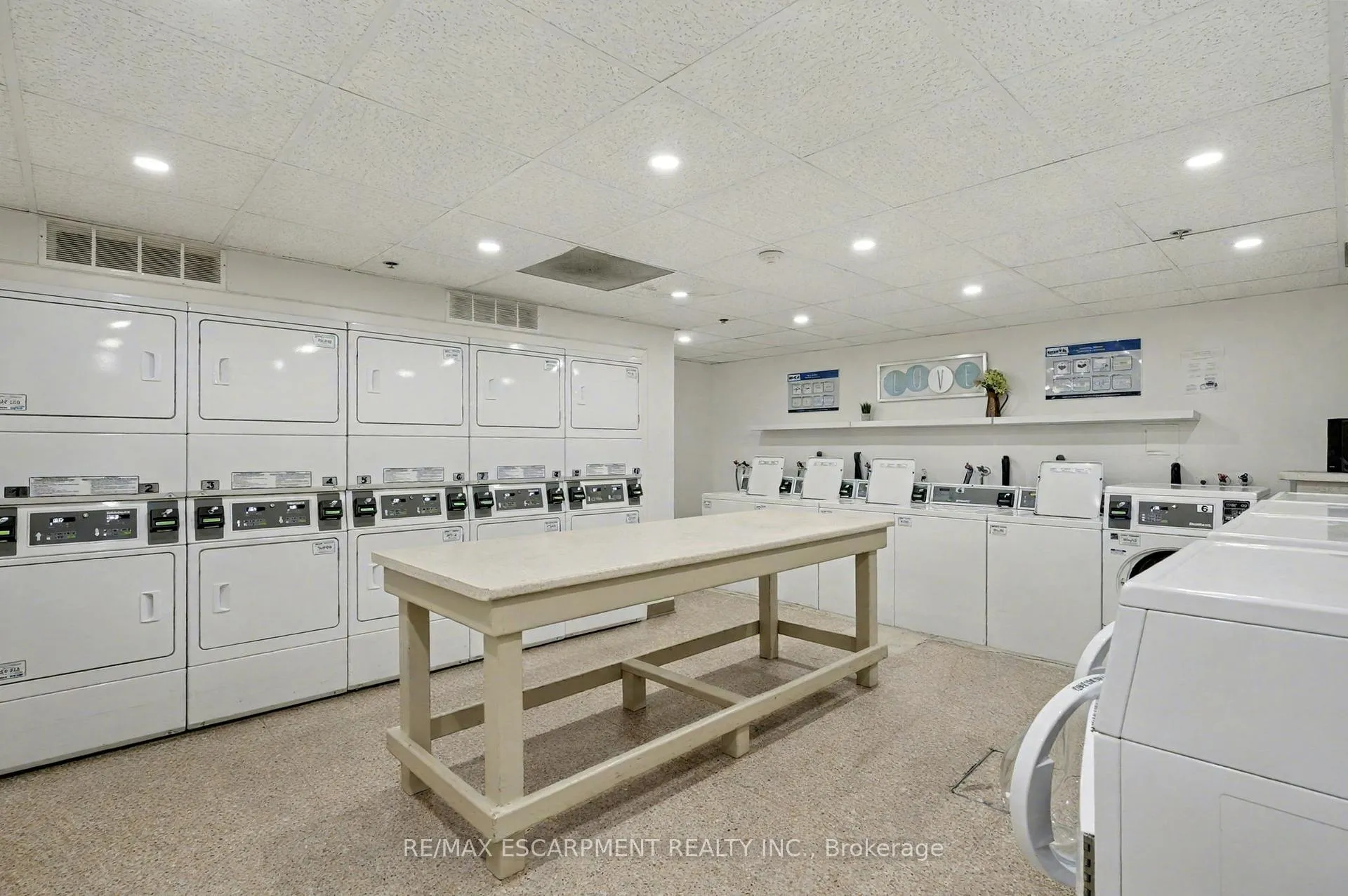 Photo 15 of Unit 1001, 15 Nicklaus Drive, Hamilton, Vincent — HOMEH