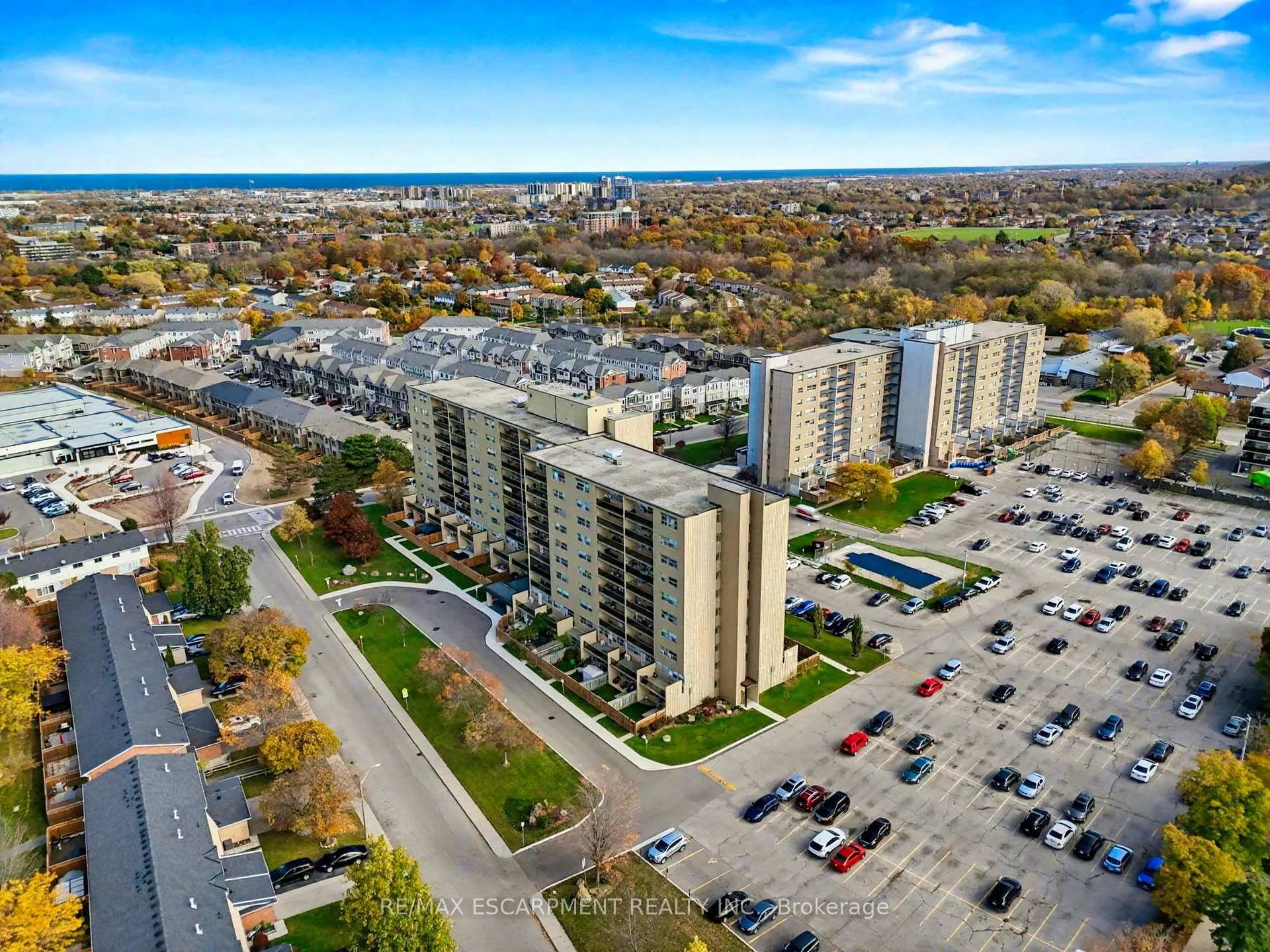 Photo 21 of Unit 1001, 15 Nicklaus Drive, Hamilton, Vincent — HOMEH