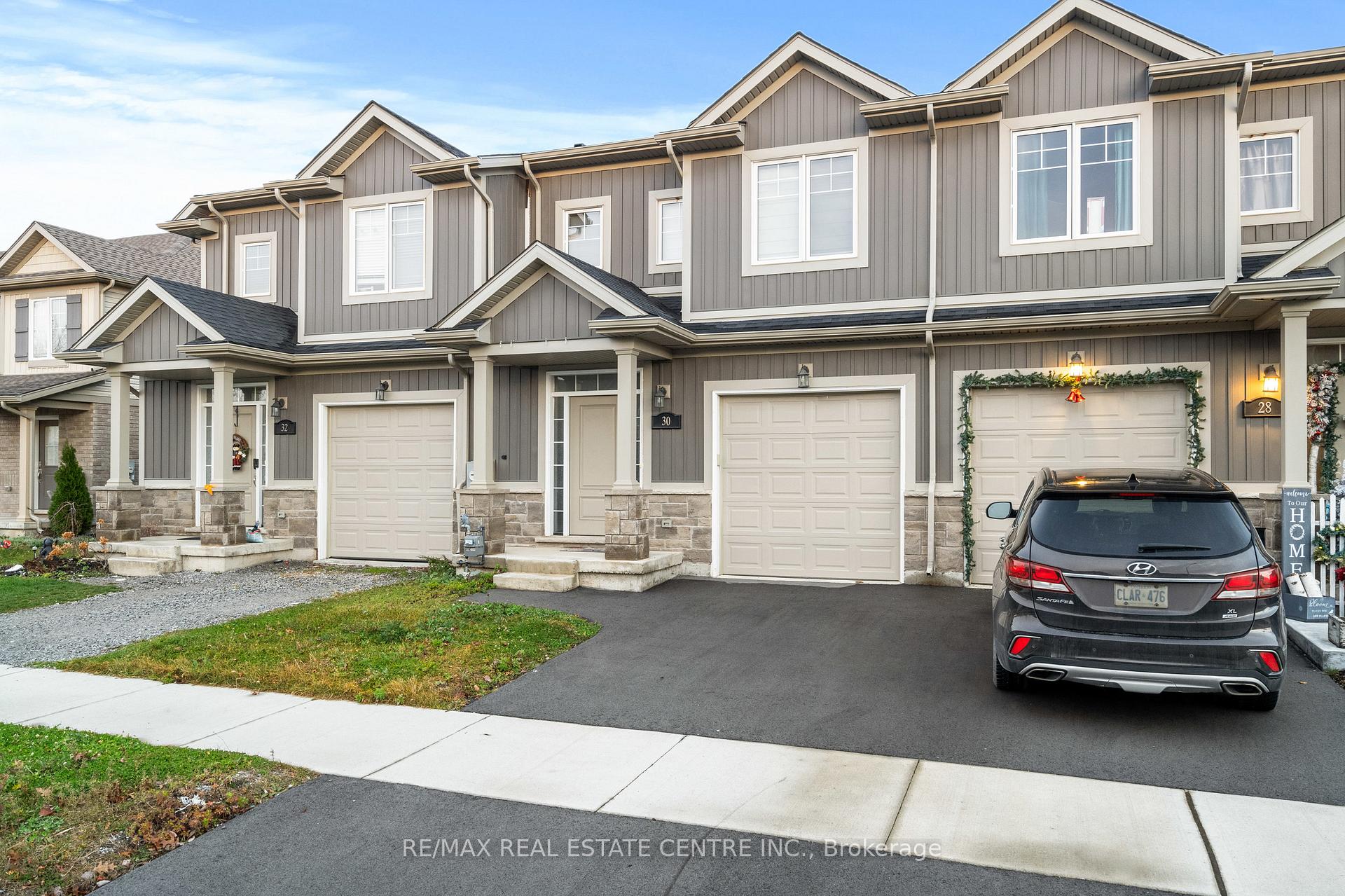 Photo 2 of 30 Damude Avenue, Thorold, Hurricane/Merrittville — HOMEH