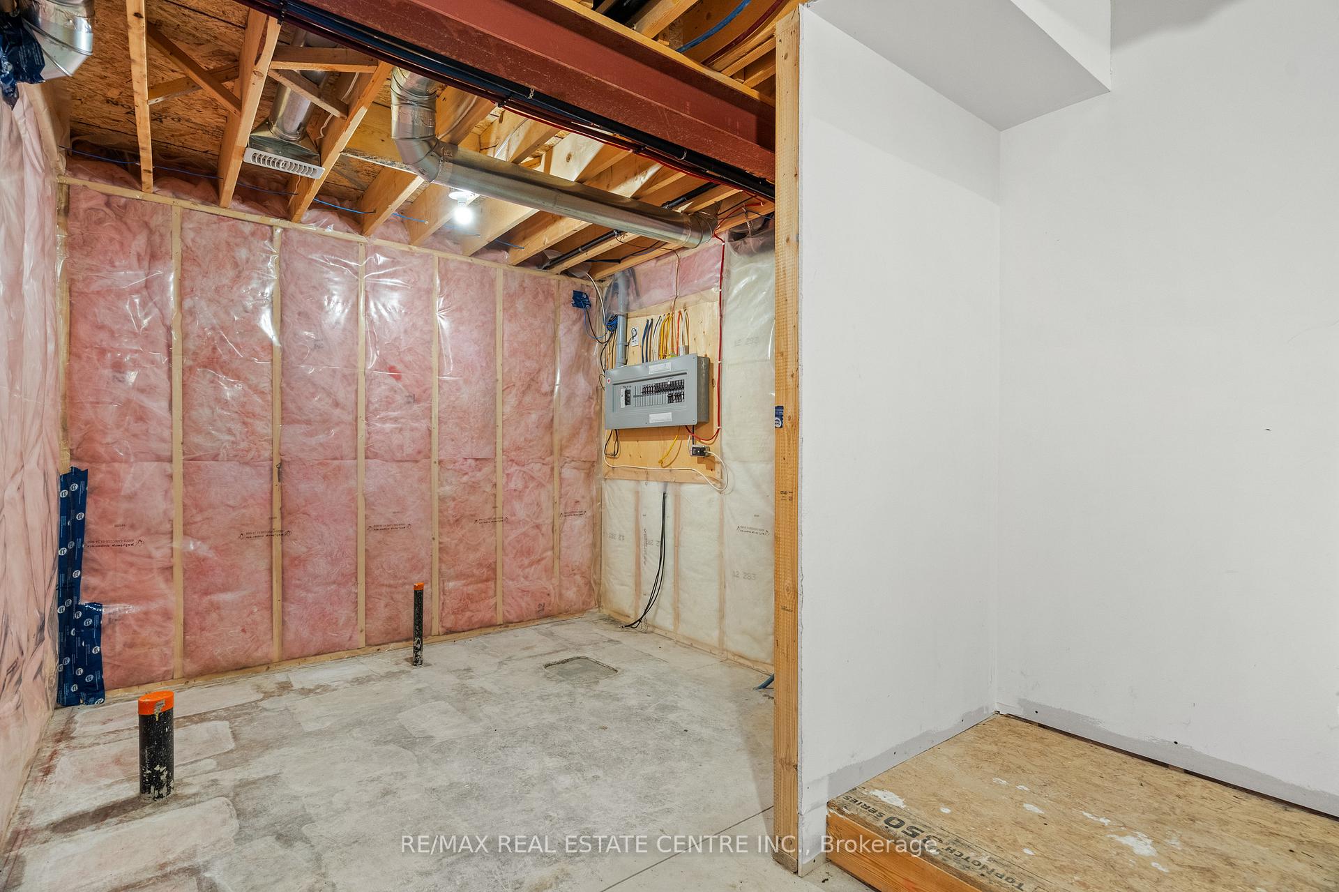 Photo 26 of 30 Damude Avenue, Thorold, Hurricane/Merrittville — HOMEH