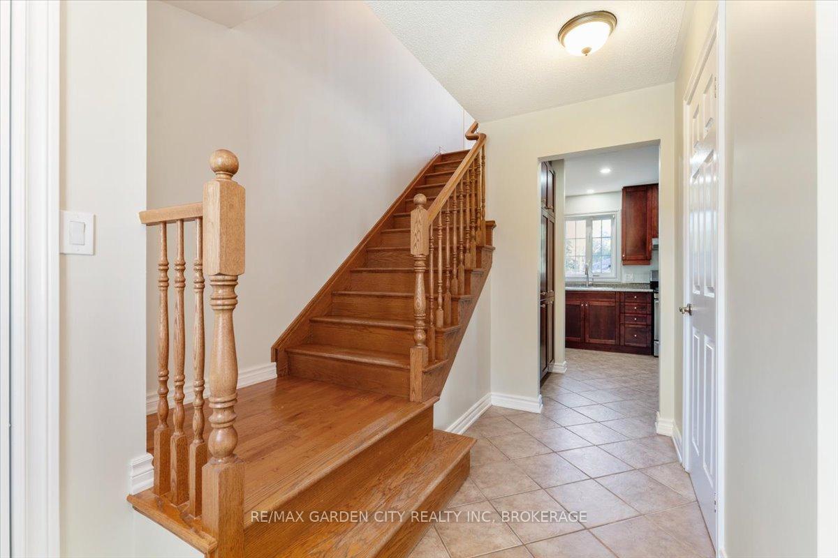 Photo 5 of 32 Mcnamara Street, Thorold, Thorold Downtown — HOMEH