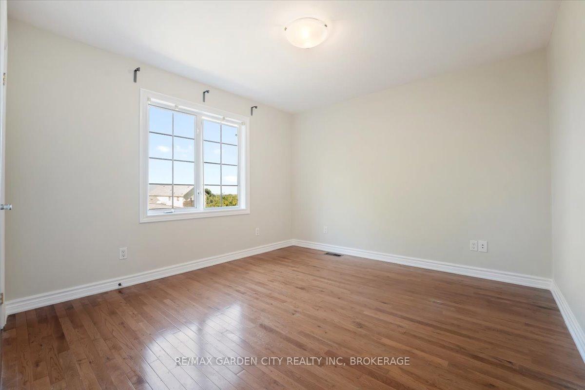 Photo 12 of 32 Mcnamara Street, Thorold, Thorold Downtown — HOMEH