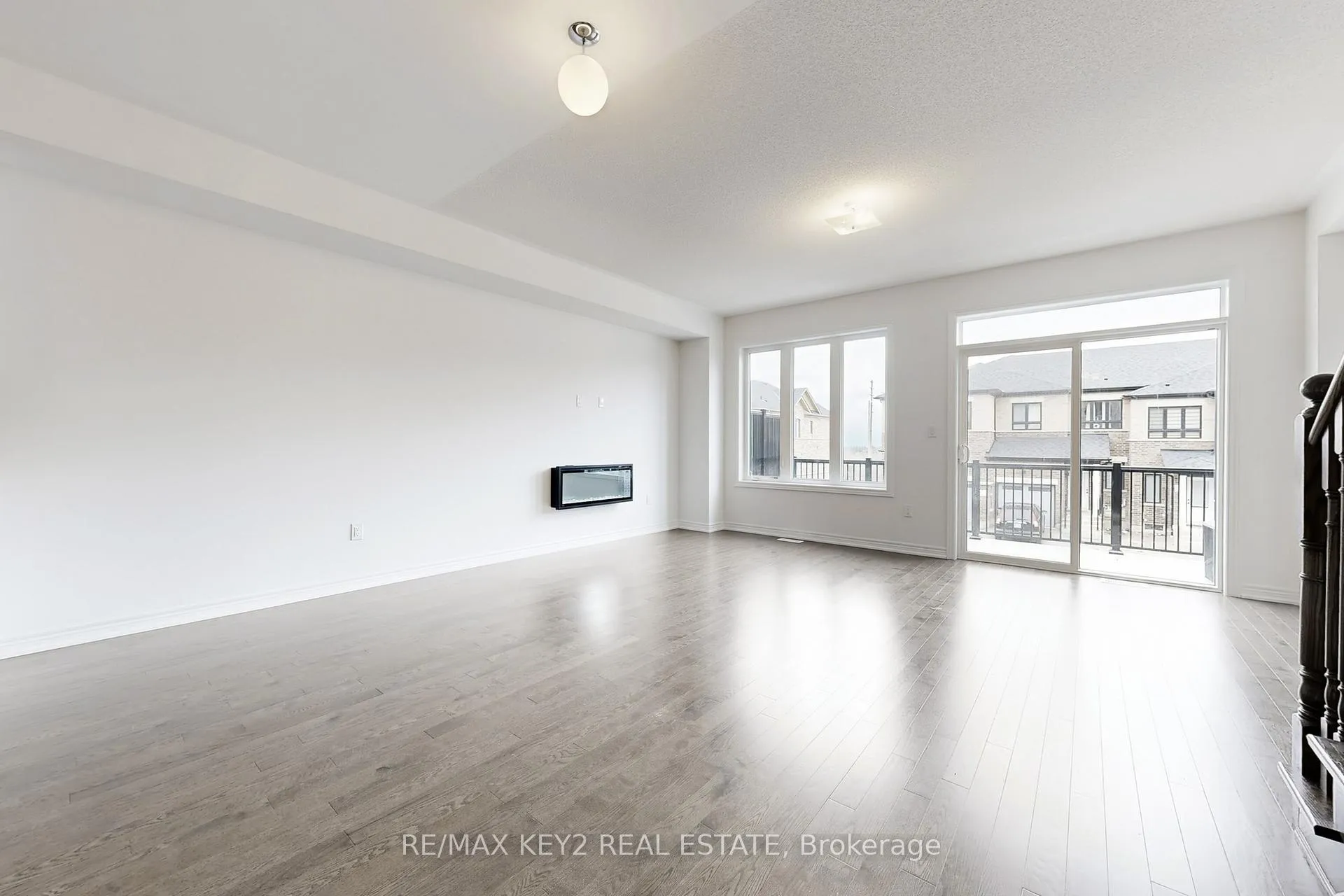 Photo 4 of 2929 Starlight Drive, Pickering, Rural Pickering — HOMEH