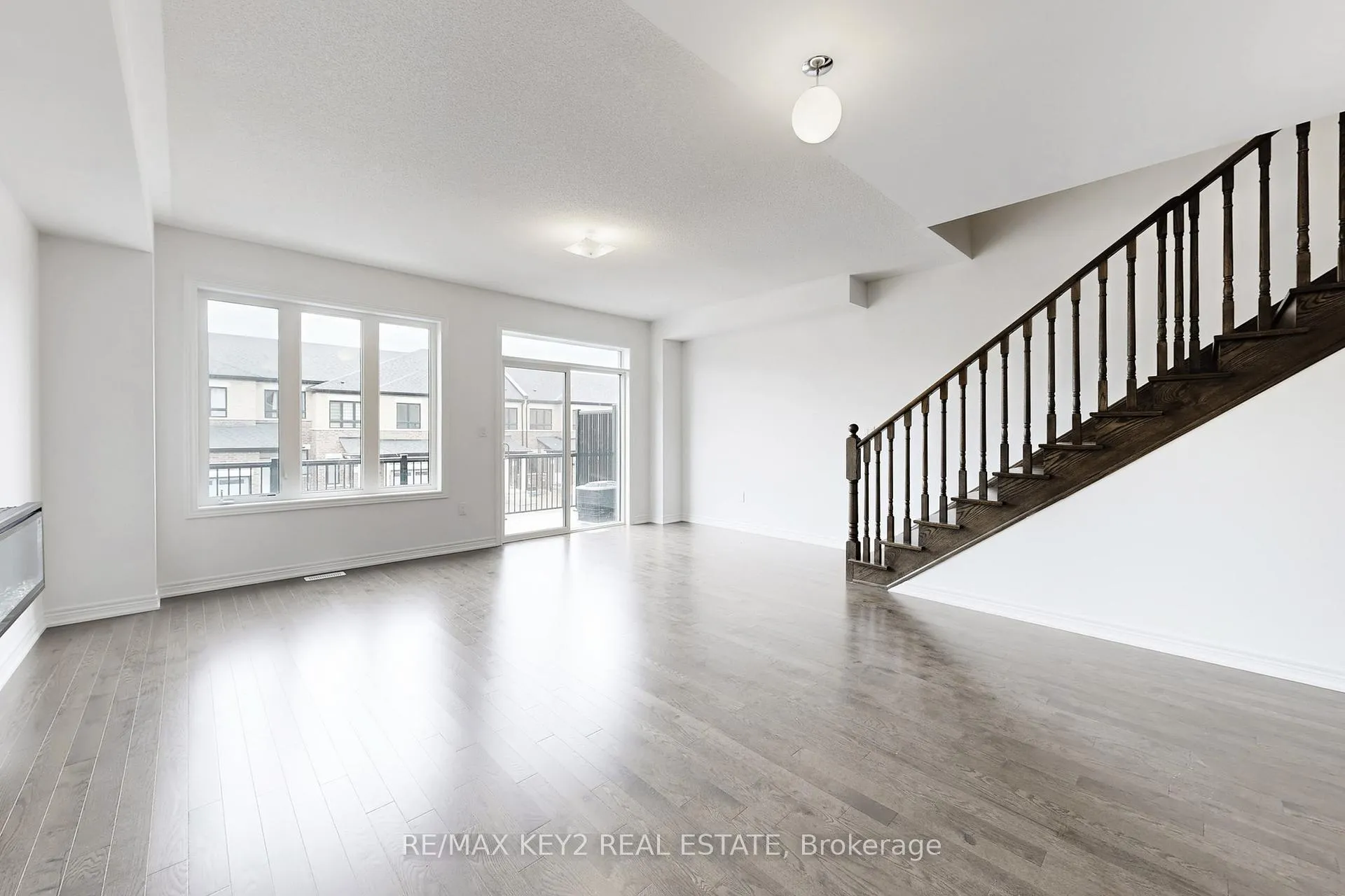Photo 5 of 2929 Starlight Drive, Pickering, Rural Pickering — HOMEH