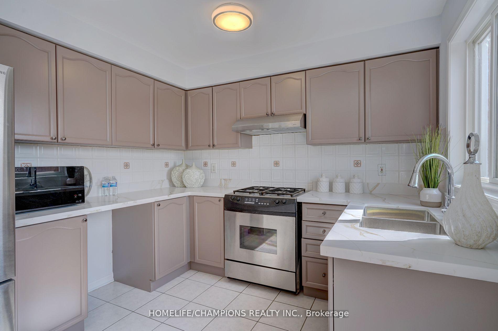 Photo 6 of 145 Raponi Circle, Scarborough, Rouge — HOMEH