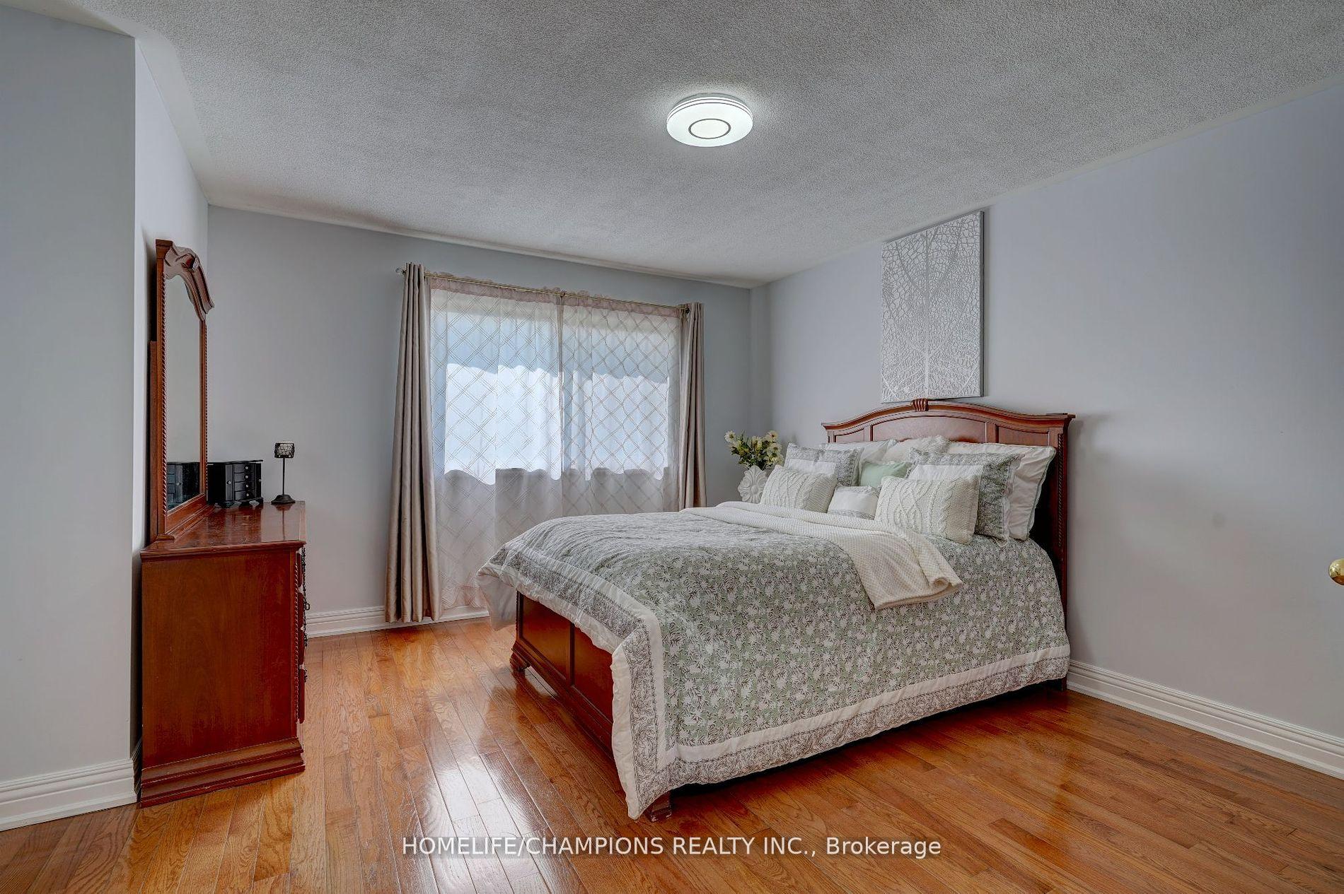 Photo 8 of 145 Raponi Circle, Scarborough, Rouge — HOMEH