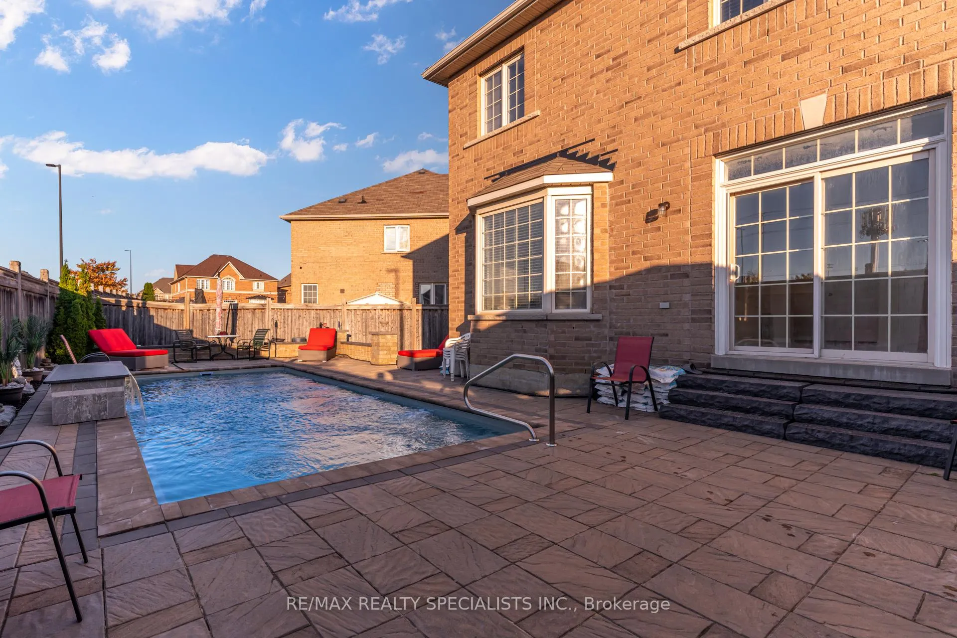 Photo 4 of 95 Heslop Circle, Brampton, Sandringham-Wellington — HOMEH