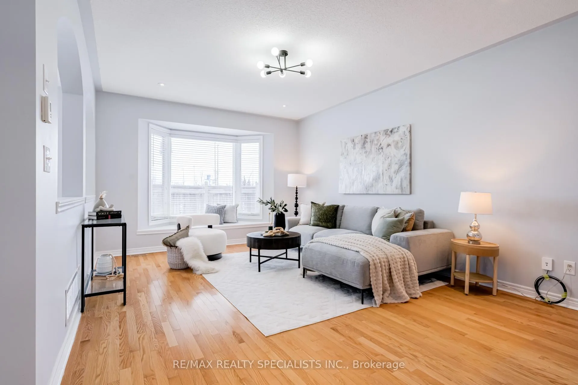 Photo 13 of 95 Heslop Circle, Brampton, Sandringham-Wellington — HOMEH