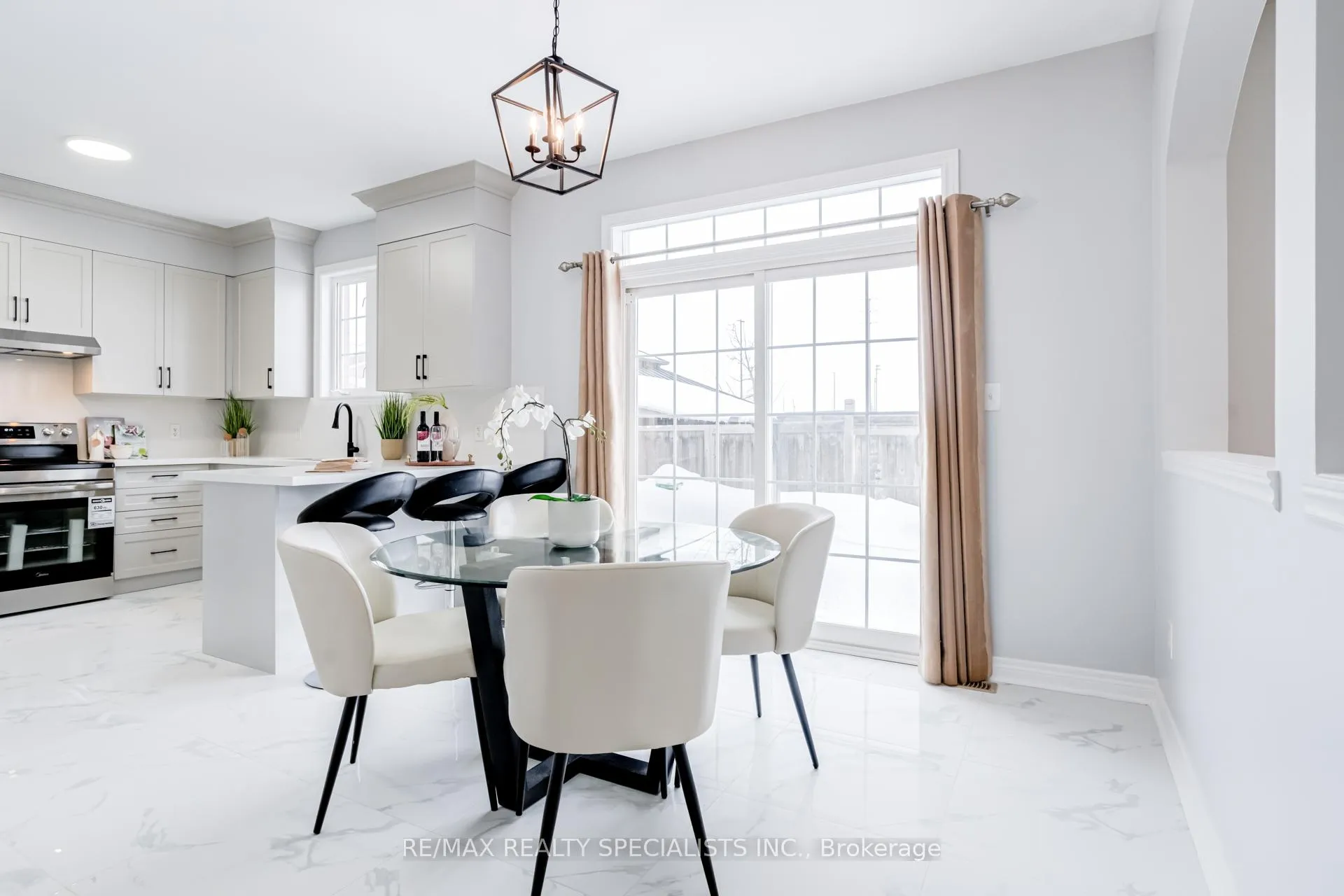Photo 17 of 95 Heslop Circle, Brampton, Sandringham-Wellington — HOMEH