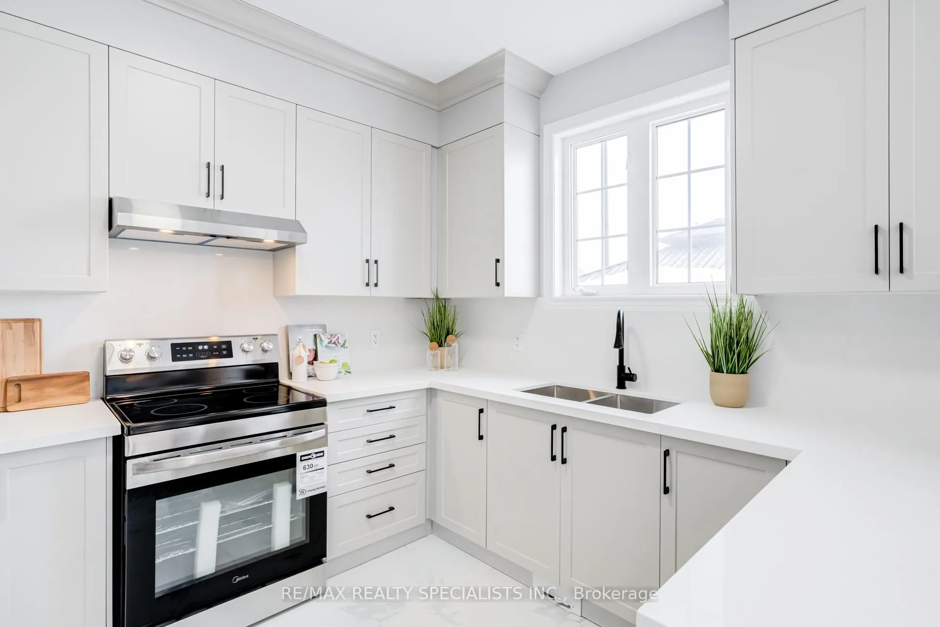 Photo 22 of 95 Heslop Circle, Brampton, Sandringham-Wellington — HOMEH
