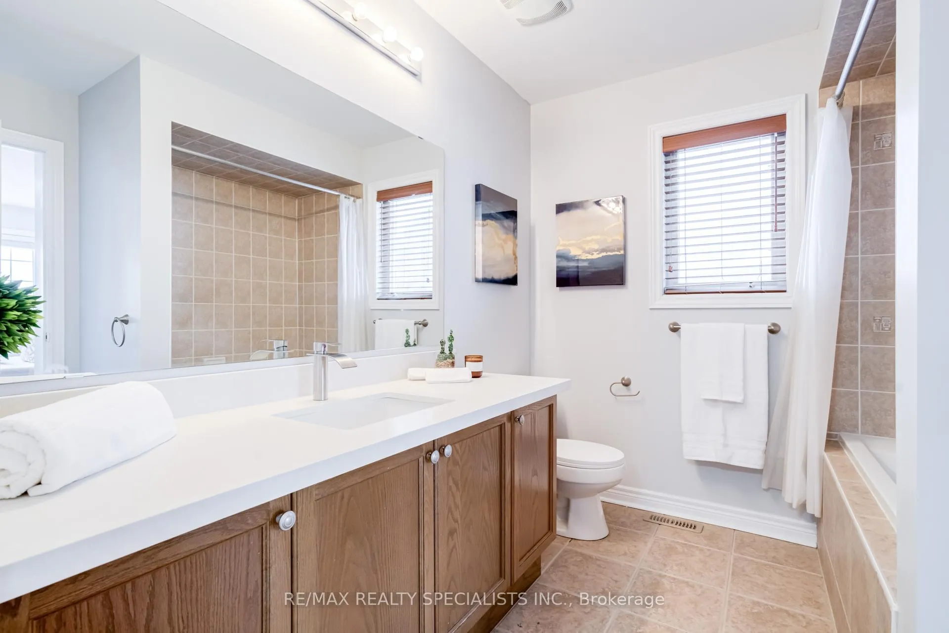 Photo 33 of 95 Heslop Circle, Brampton, Sandringham-Wellington — HOMEH