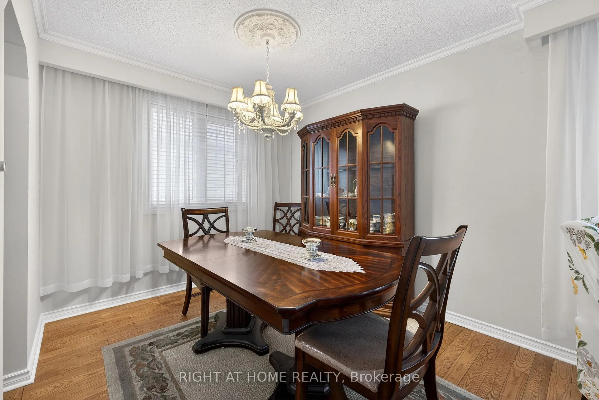 Photo 11 of 71 Banmoor Boulevard, Scarborough, Woburn — HOMEH