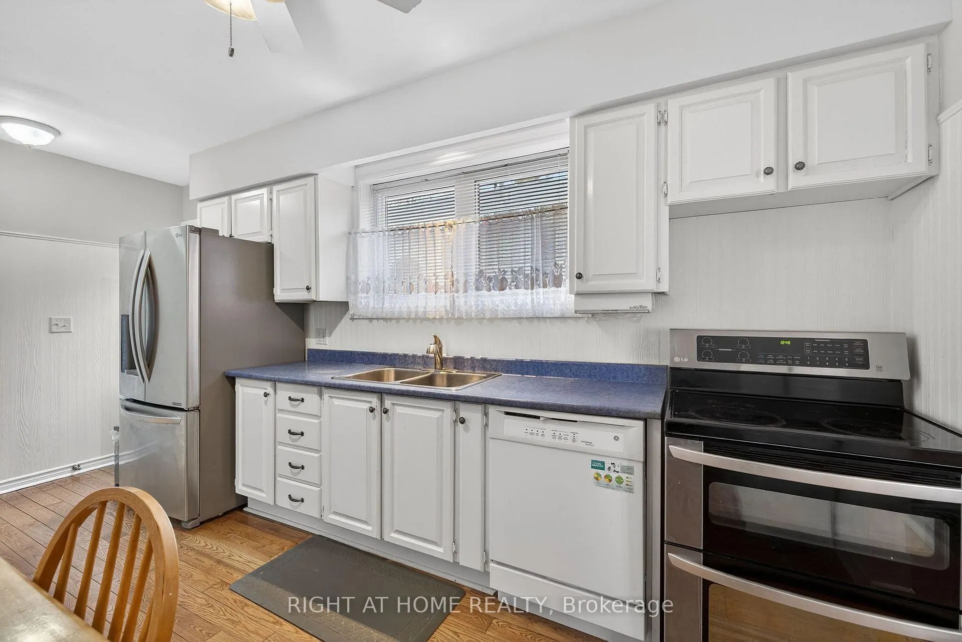 Photo 13 of 71 Banmoor Boulevard, Scarborough, Woburn — HOMEH