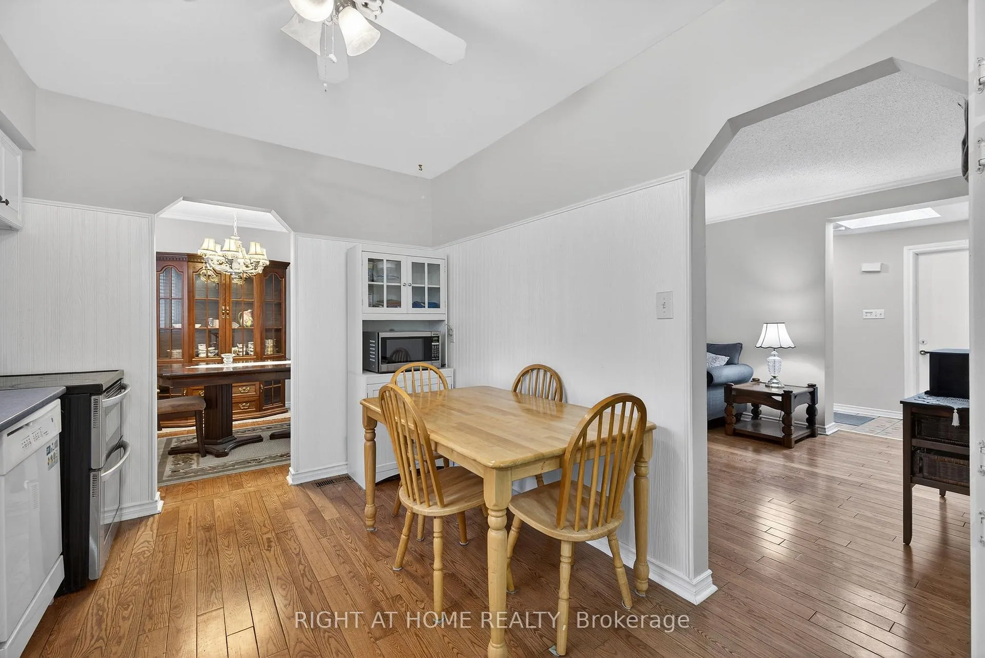 Photo 14 of 71 Banmoor Boulevard, Scarborough, Woburn — HOMEH