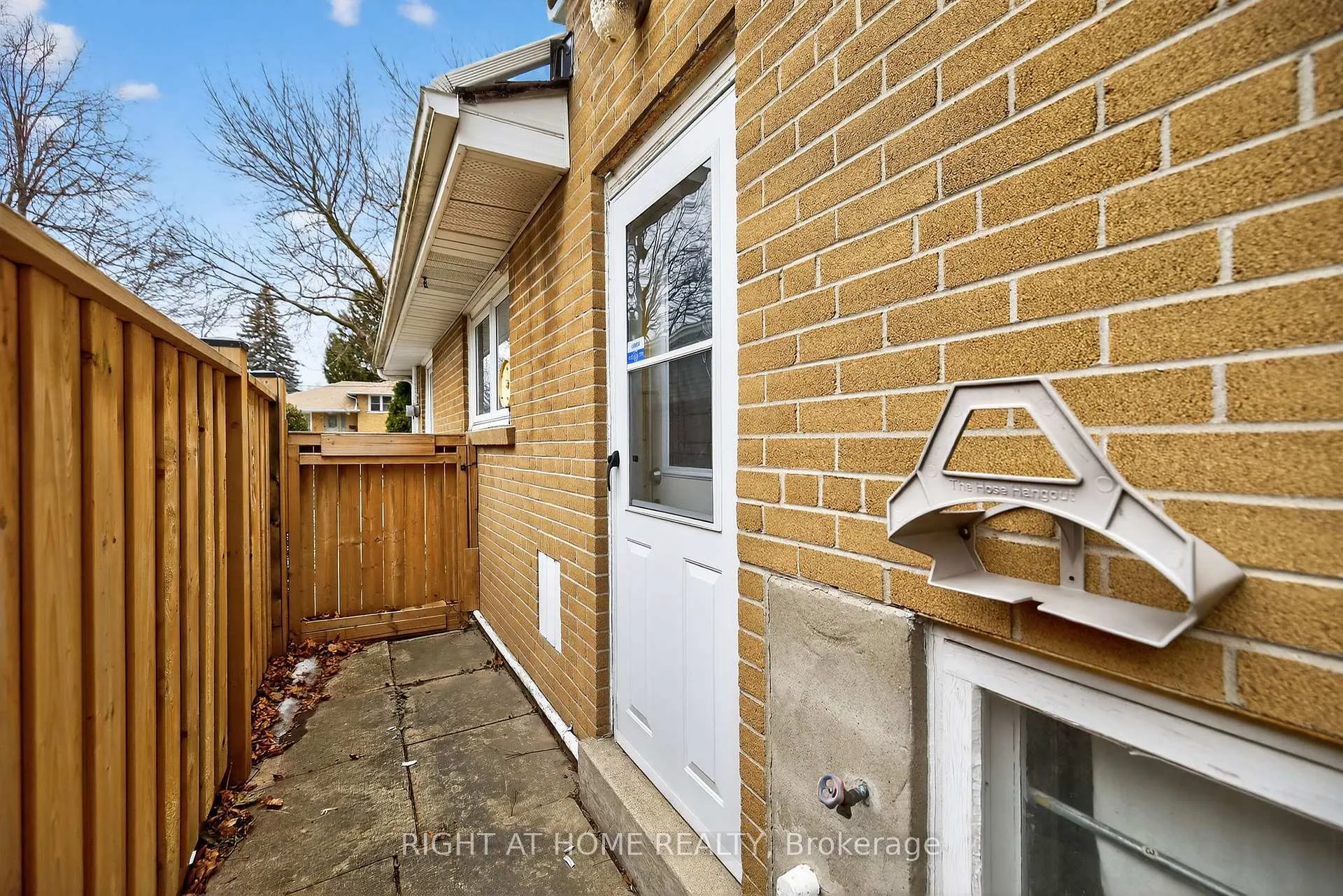 Photo 37 of 71 Banmoor Boulevard, Scarborough, Woburn — HOMEH
