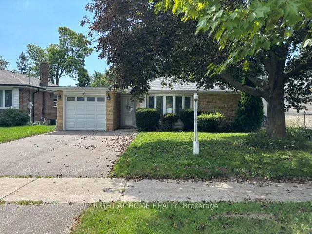 Photo 2 of 71 Banmoor Boulevard, Scarborough, Woburn — HOMEH