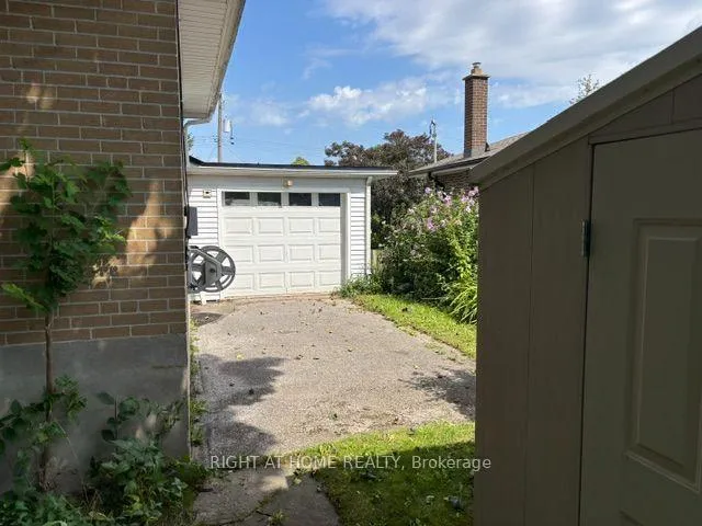 Photo 35 of 71 Banmoor Boulevard, Scarborough, Woburn — HOMEH