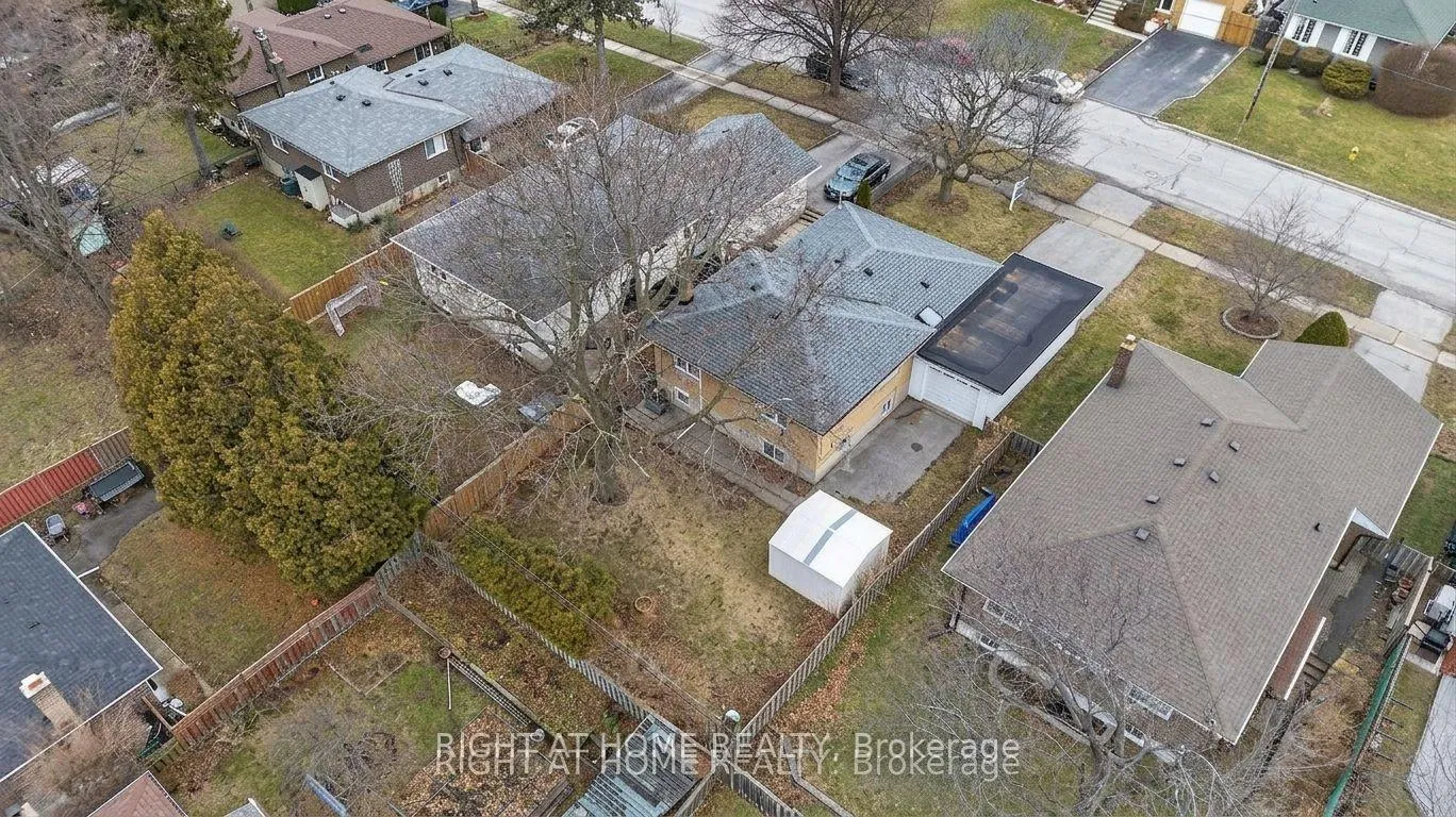 Photo 39 of 71 Banmoor Boulevard, Scarborough, Woburn — HOMEH