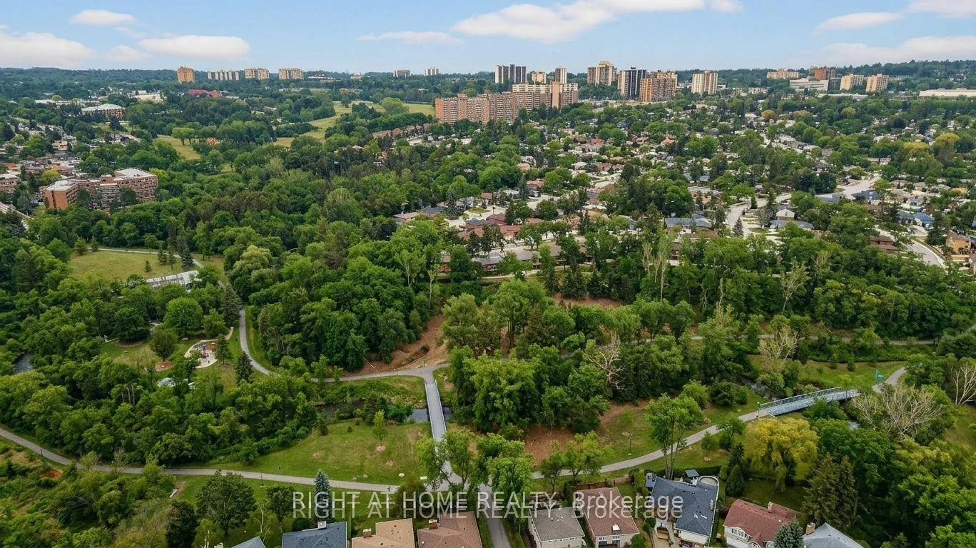 Photo 42 of 71 Banmoor Boulevard, Scarborough, Woburn — HOMEH