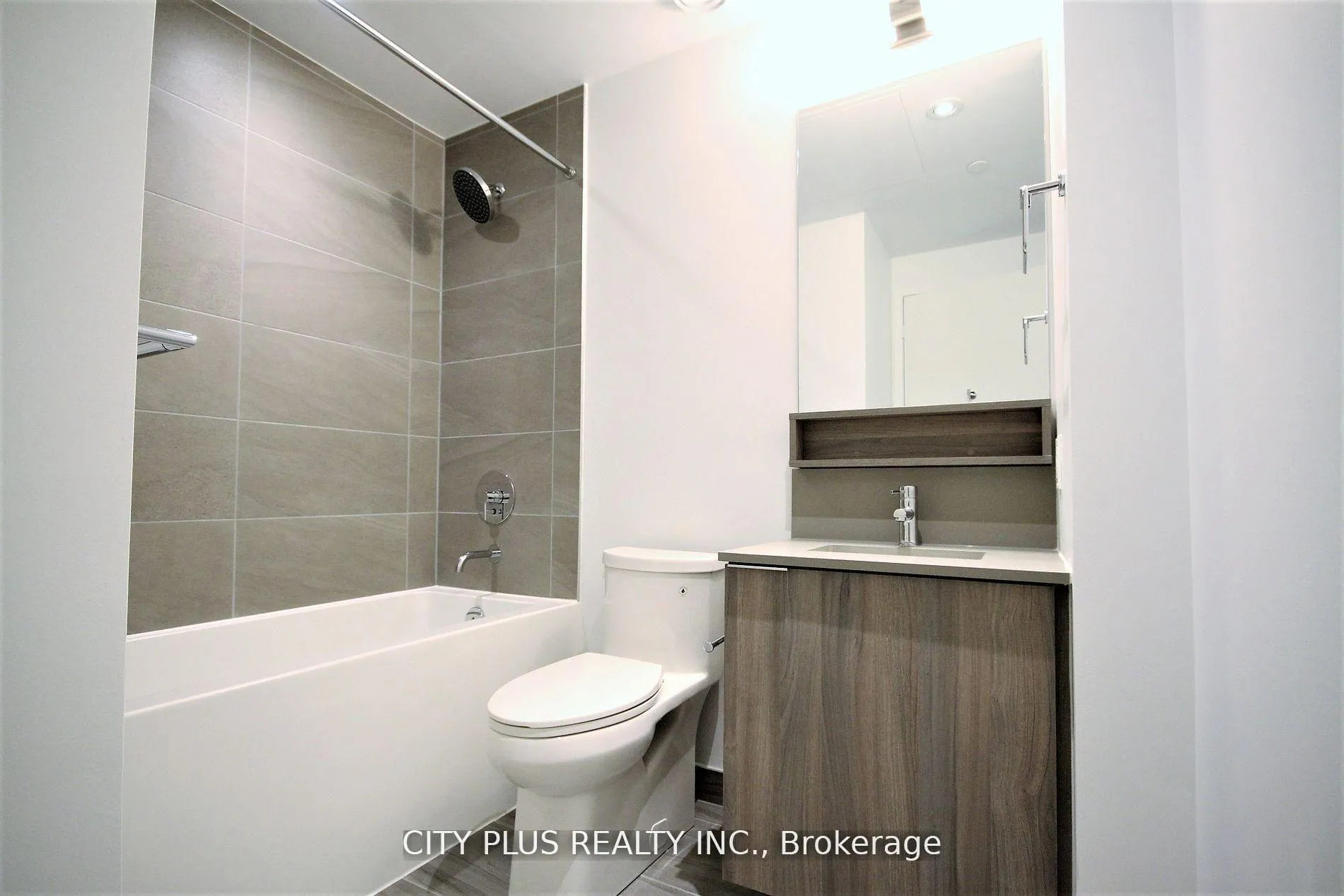 Photo 2 of Unit 1910, 950 Portage Parkway, Vaughan, Concord — HOMEH