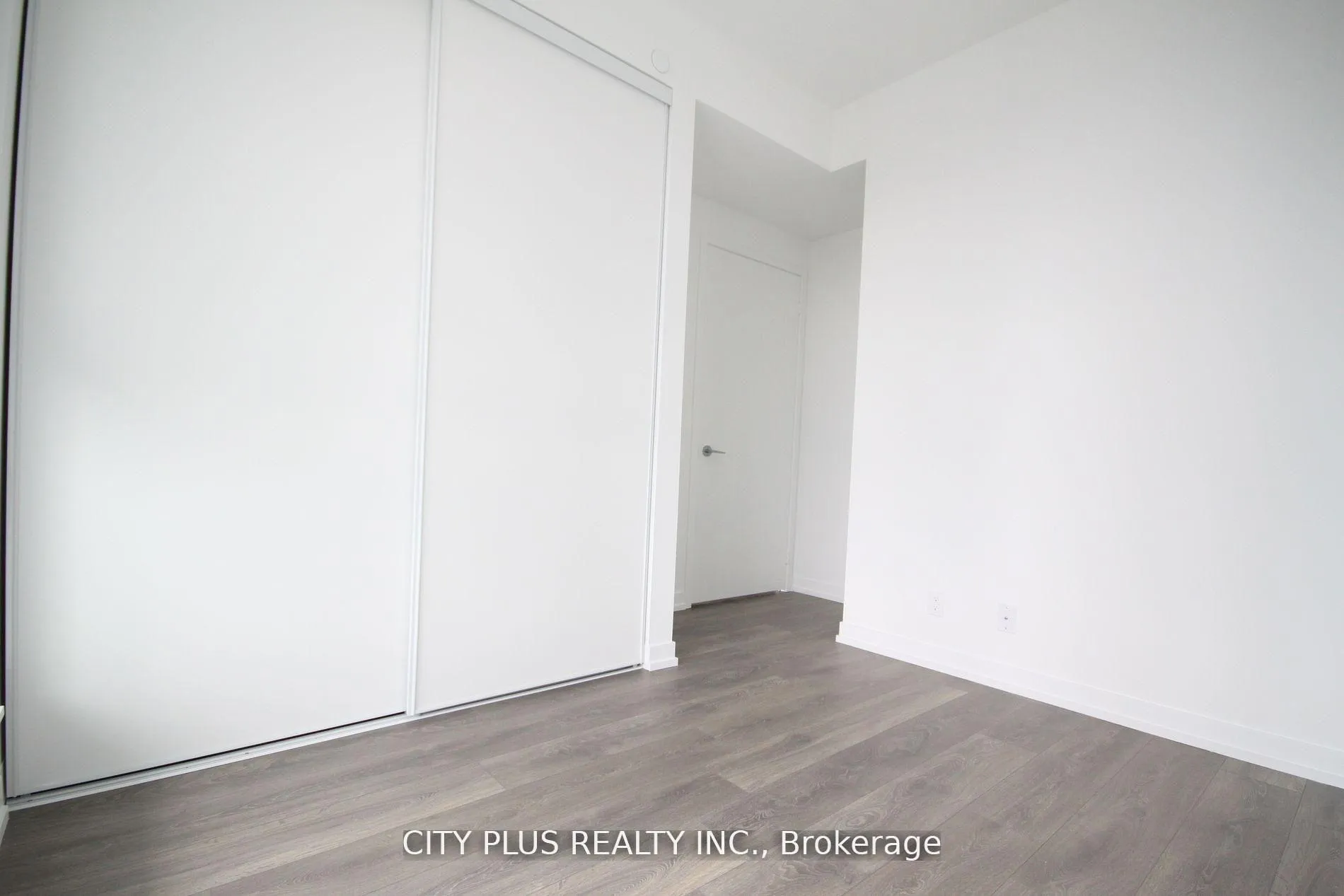 Photo 8 of Unit 1910, 950 Portage Parkway, Vaughan, Concord — HOMEH