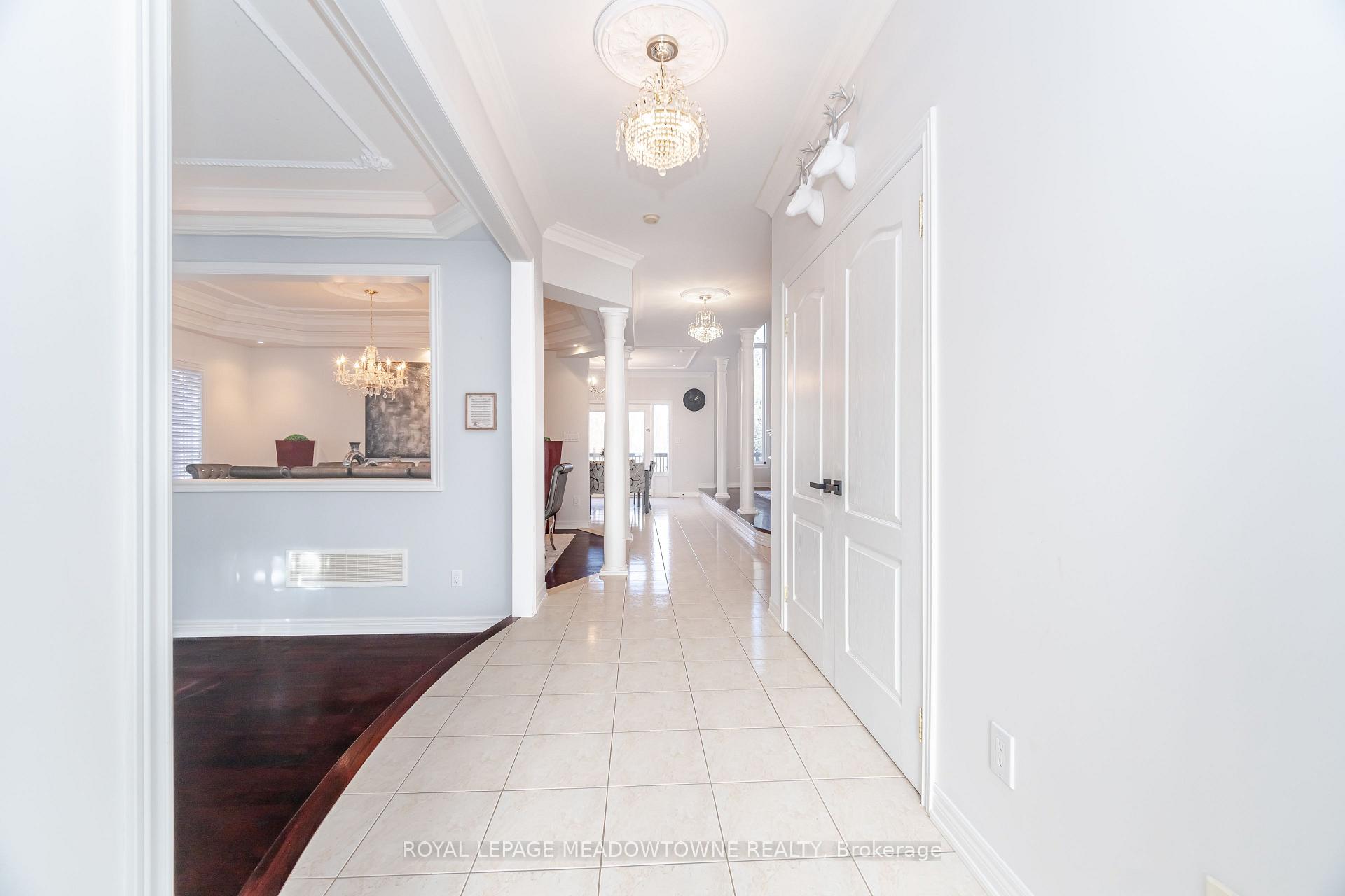 Photo 5 of 2459 Meadowridge Drive, Oakville, Joshua Creek — HOMEH