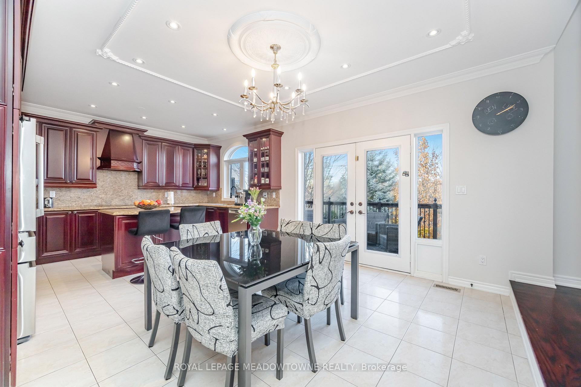 Photo 7 of 2459 Meadowridge Drive, Oakville, Joshua Creek — HOMEH