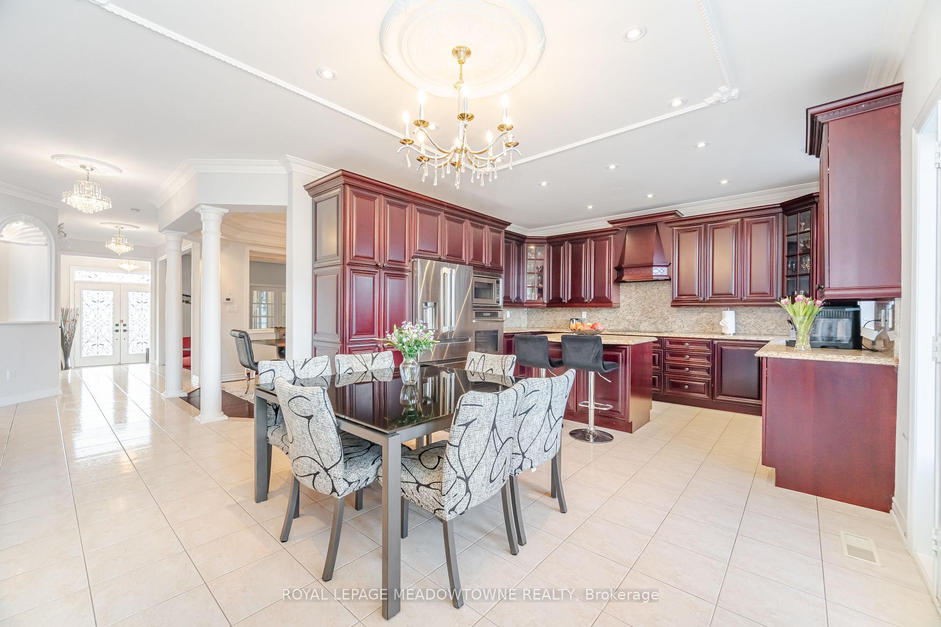 Photo 12 of 2459 Meadowridge Drive, Oakville, Joshua Creek — HOMEH