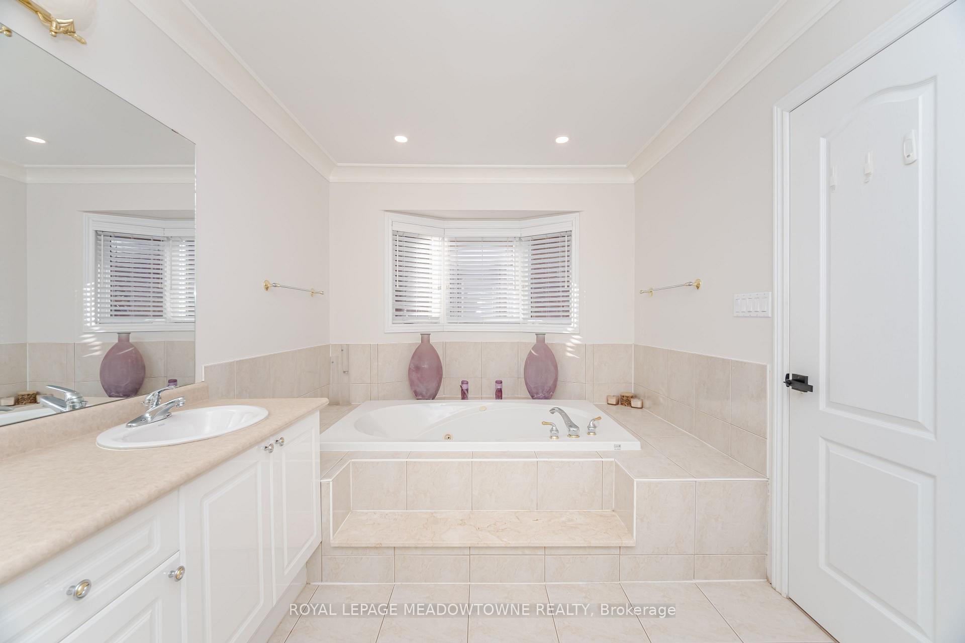Photo 26 of 2459 Meadowridge Drive, Oakville, Joshua Creek — HOMEH