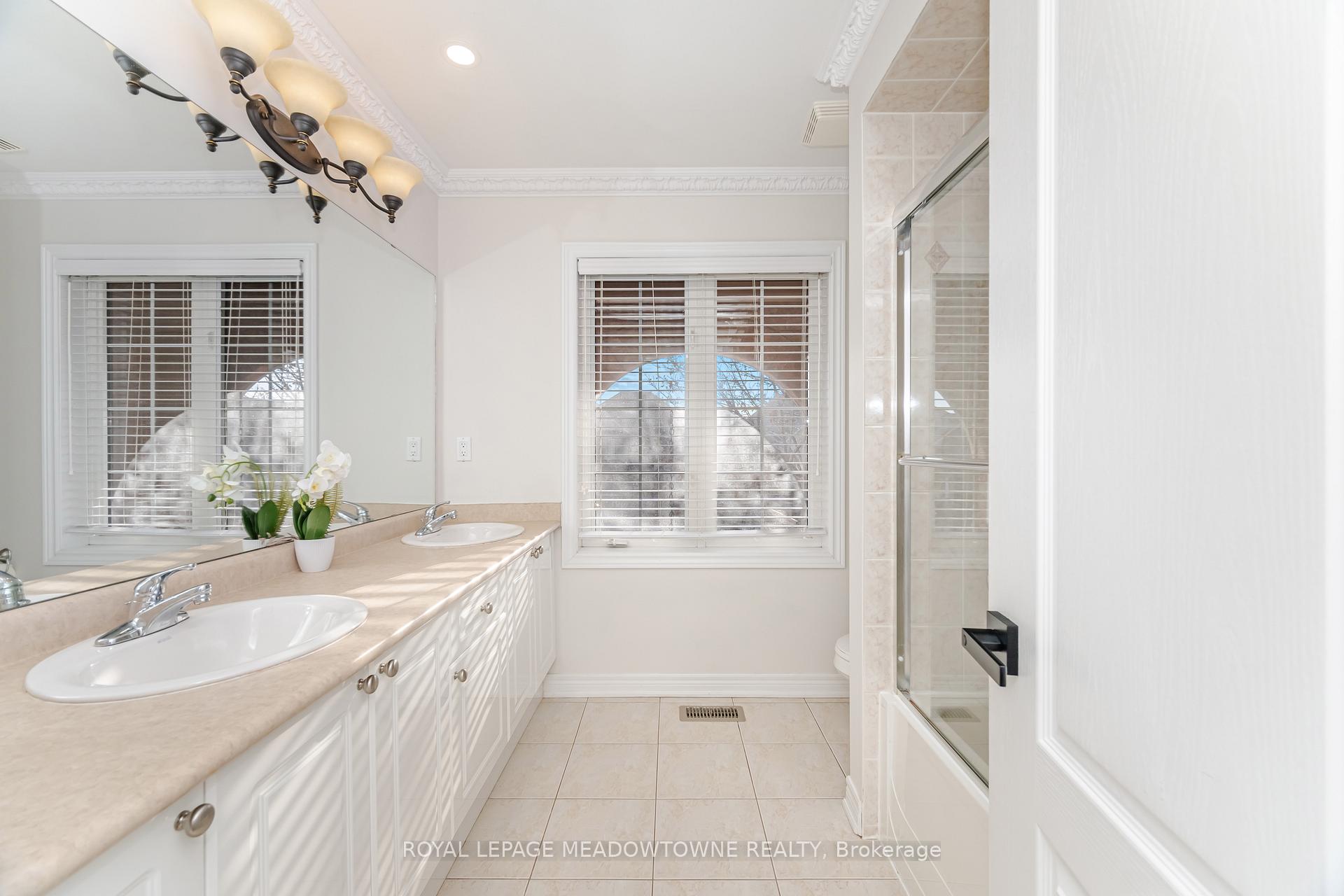 Photo 33 of 2459 Meadowridge Drive, Oakville, Joshua Creek — HOMEH