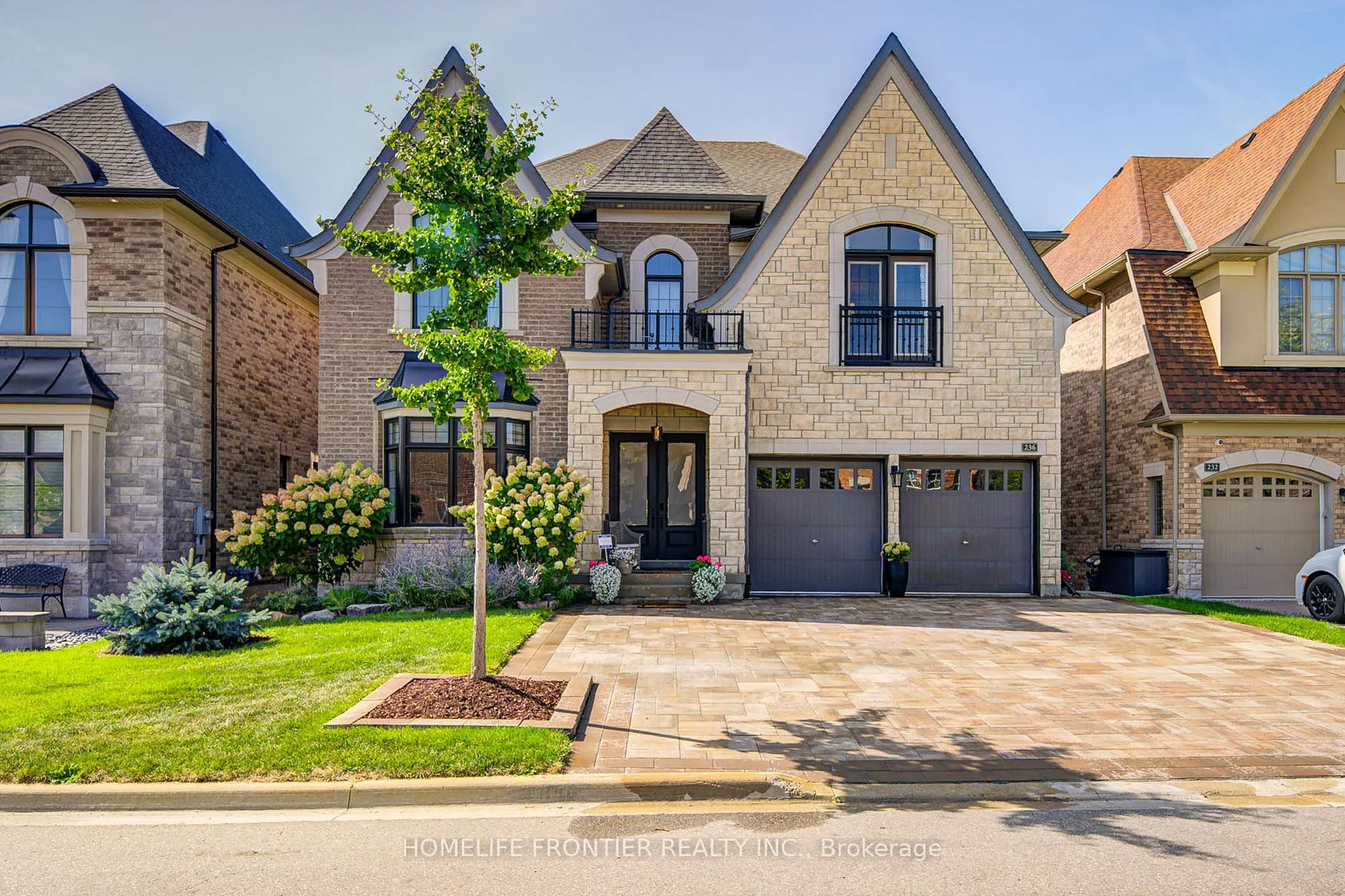 Photo 1 of 236 Farrell Road, Vaughan, Patterson — HOMEH