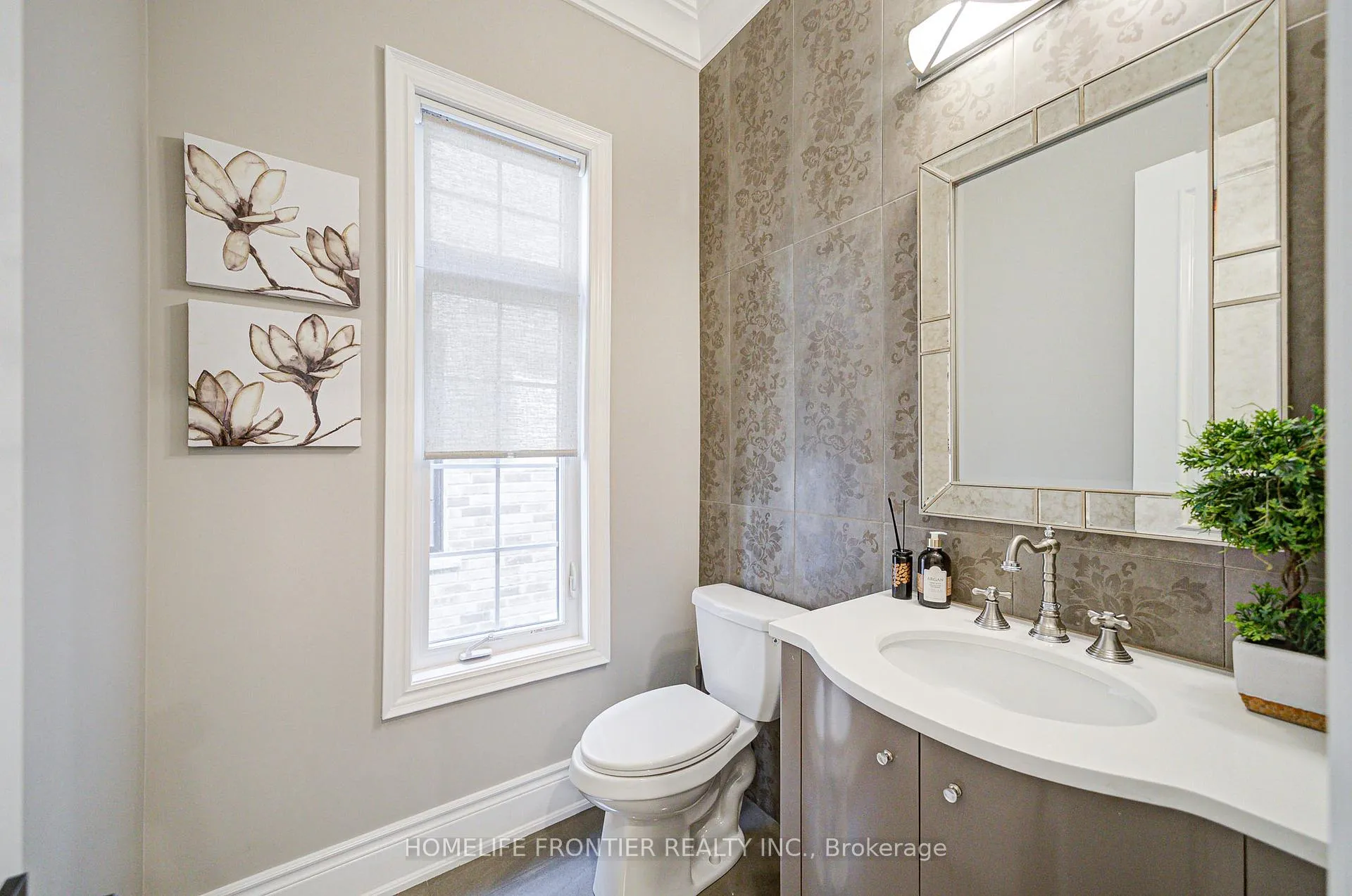 Photo 7 of 236 Farrell Road, Vaughan, Patterson — HOMEH
