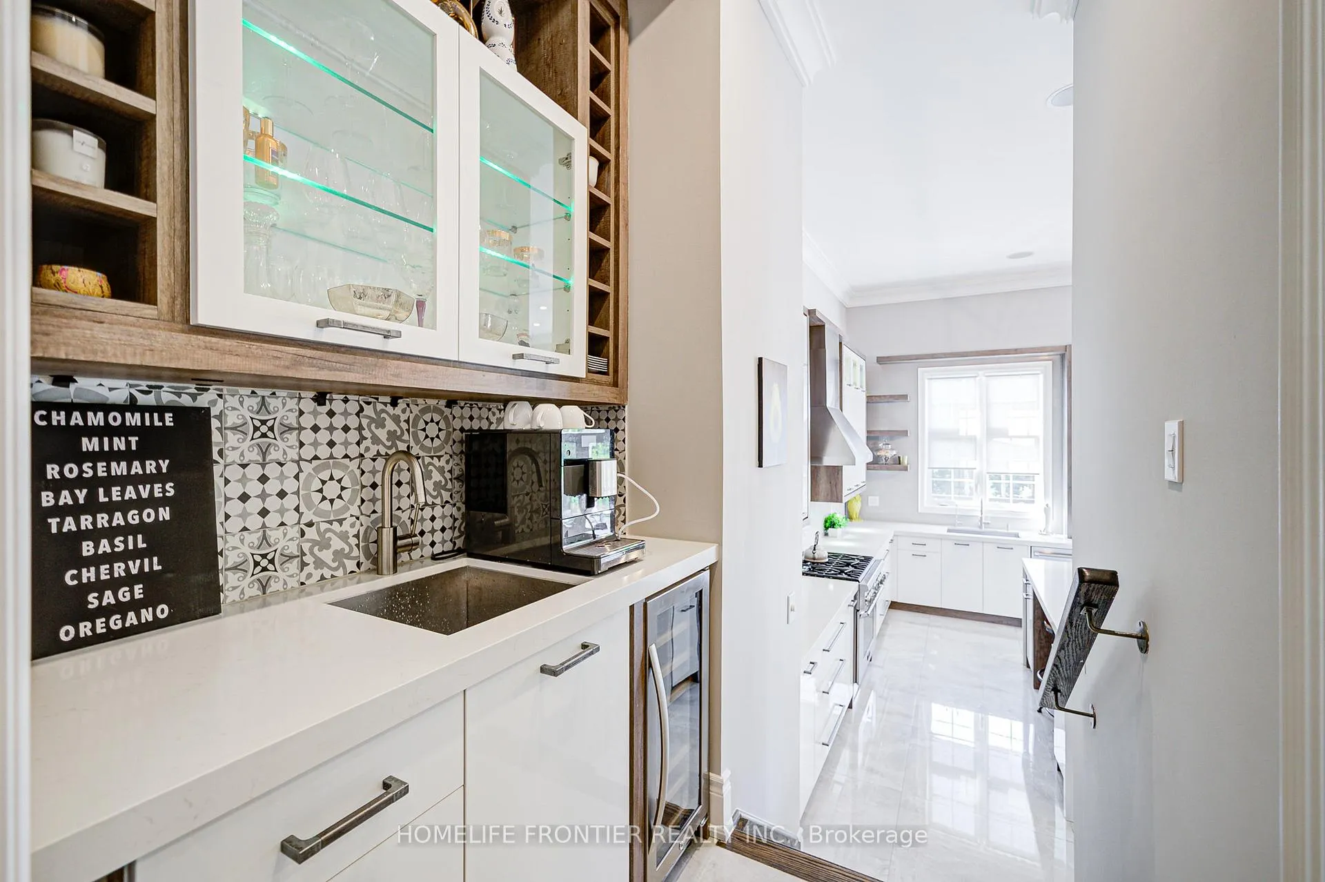 Photo 13 of 236 Farrell Road, Vaughan, Patterson — HOMEH