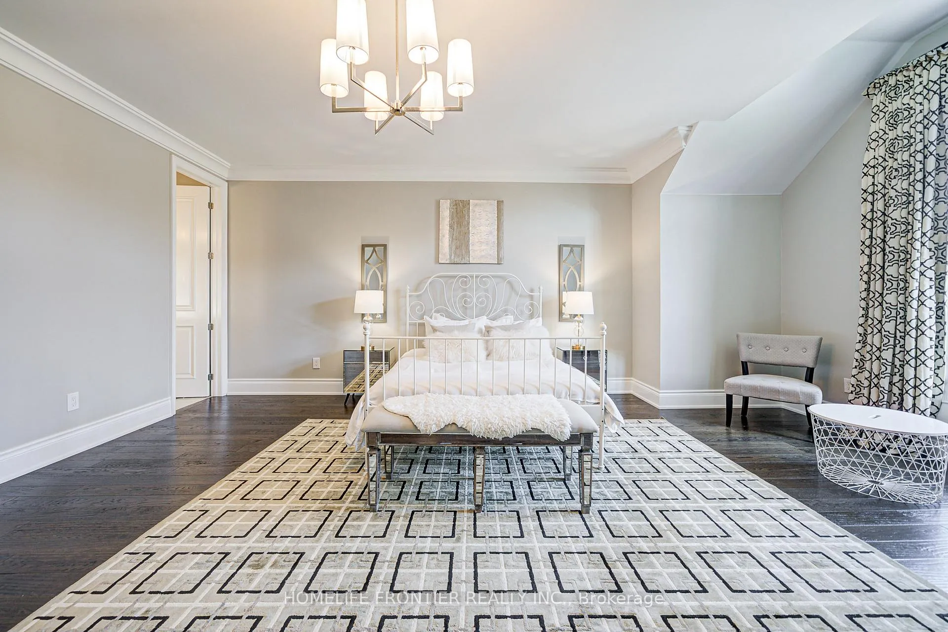 Photo 24 of 236 Farrell Road, Vaughan, Patterson — HOMEH