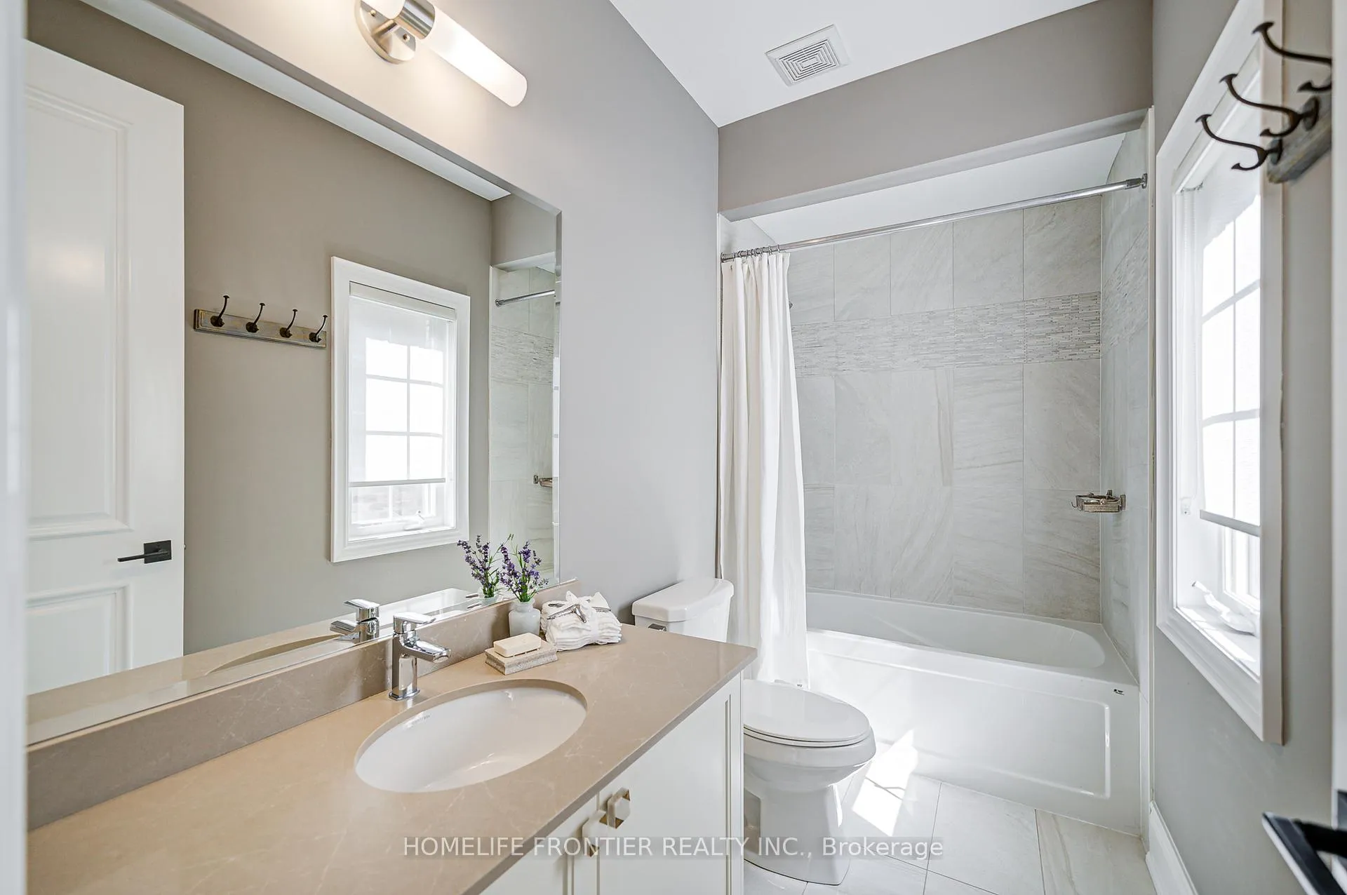 Photo 32 of 236 Farrell Road, Vaughan, Patterson — HOMEH
