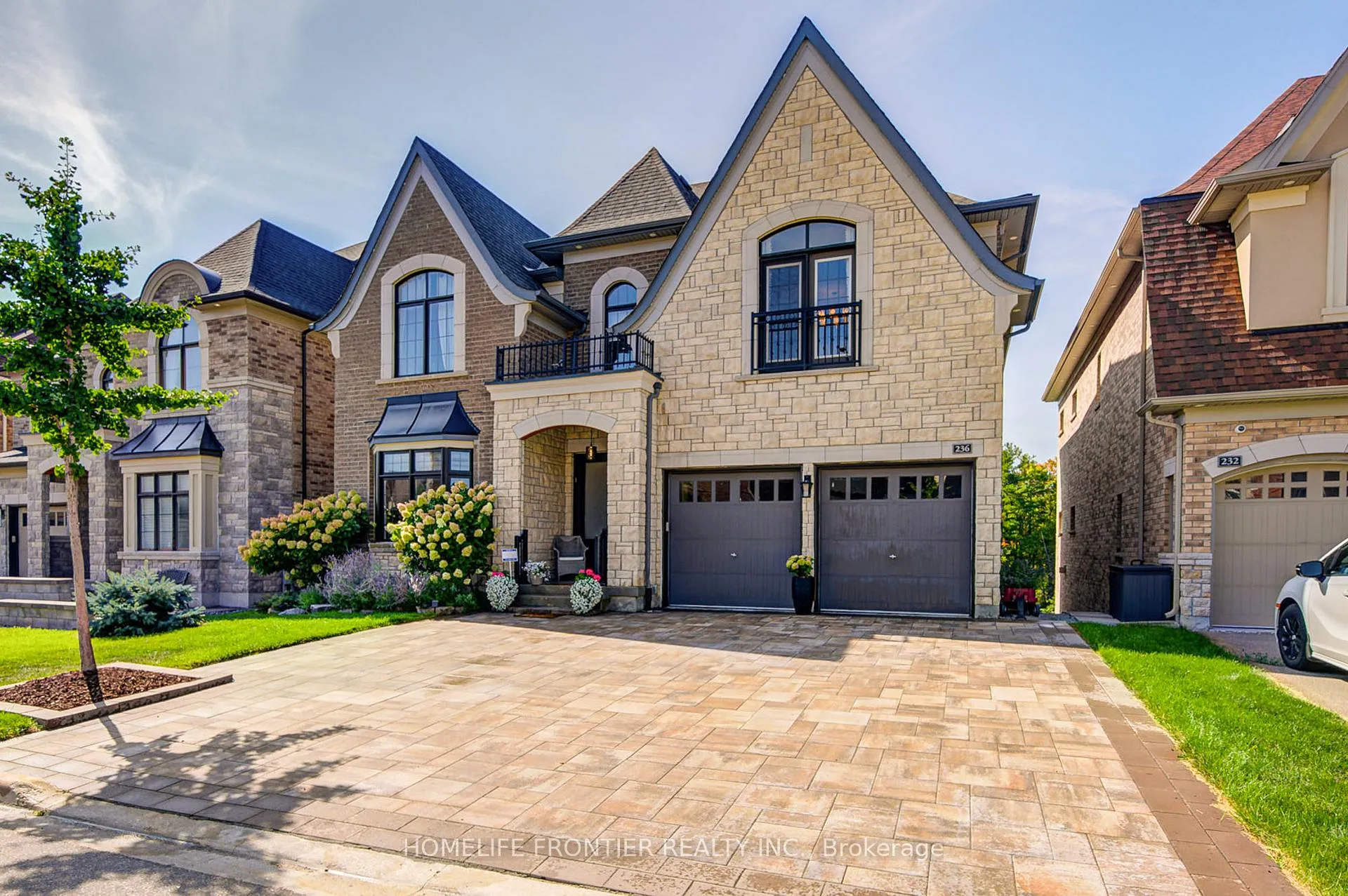 Photo 47 of 236 Farrell Road, Vaughan, Patterson — HOMEH