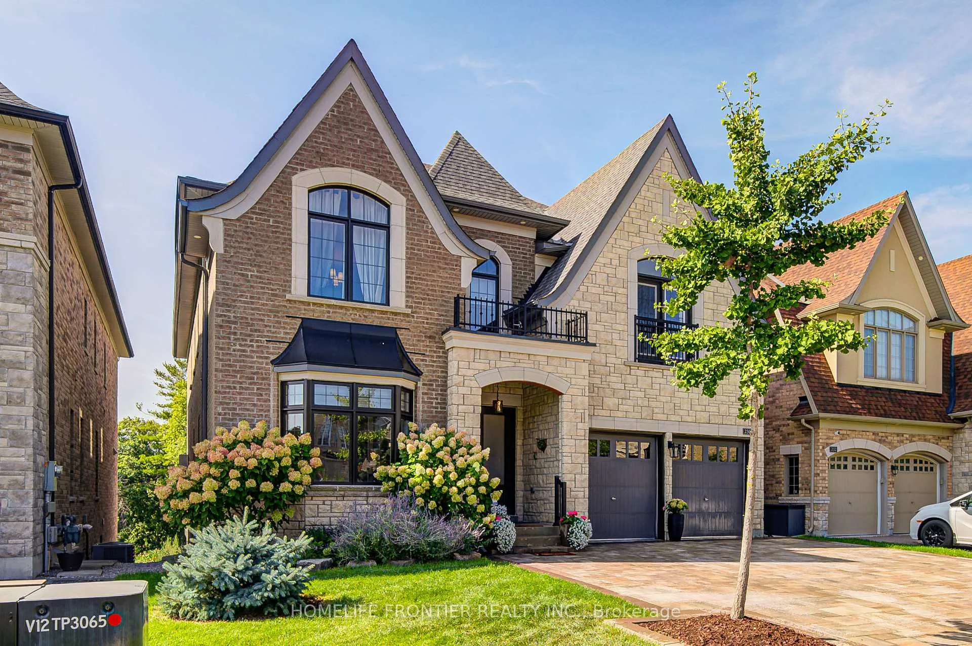 Photo 48 of 236 Farrell Road, Vaughan, Patterson — HOMEH