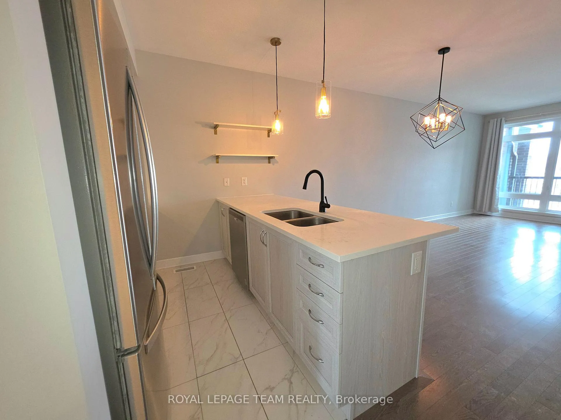 Photo 7 of 814 Ralph Hennessy Avenue, Ottawa, Riverside South/Gloucester Glen — HOMEH