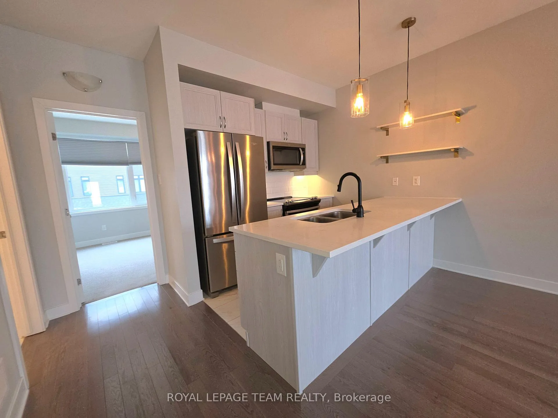 Photo 8 of 814 Ralph Hennessy Avenue, Ottawa, Riverside South/Gloucester Glen — HOMEH