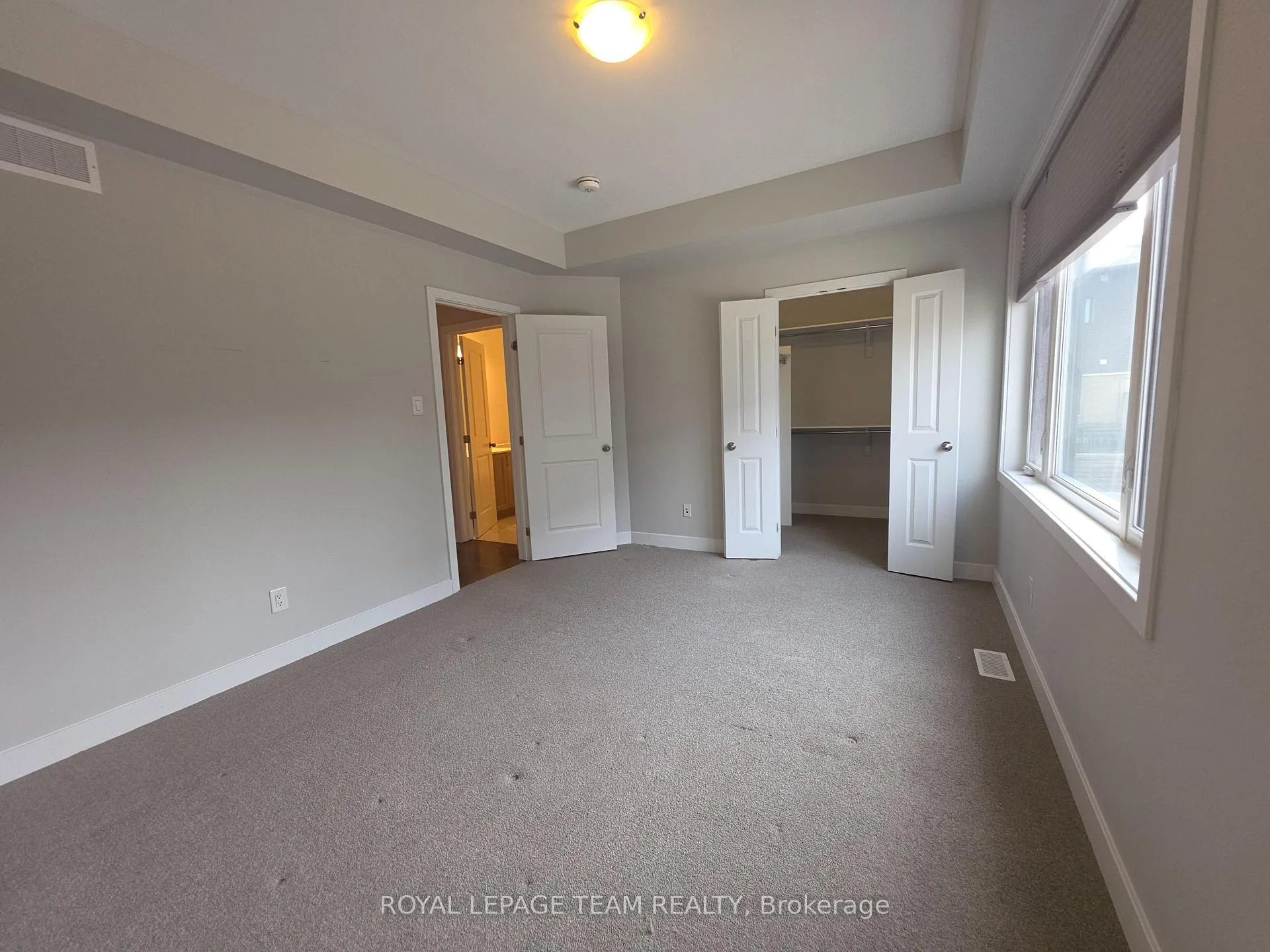 Photo 10 of 814 Ralph Hennessy Avenue, Ottawa, Riverside South/Gloucester Glen — HOMEH
