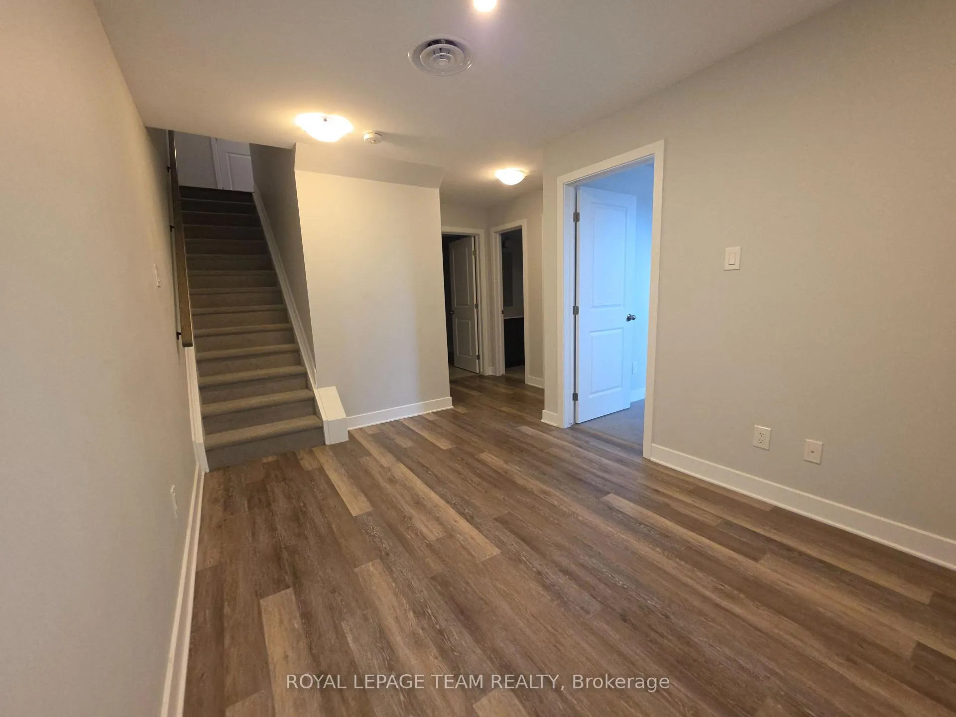 Photo 12 of 814 Ralph Hennessy Avenue, Ottawa, Riverside South/Gloucester Glen — HOMEH