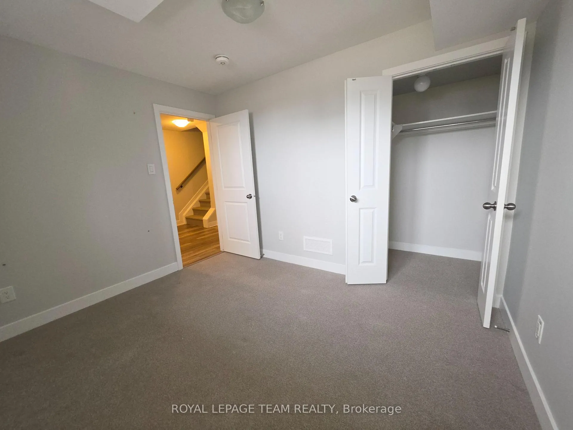 Photo 15 of 814 Ralph Hennessy Avenue, Ottawa, Riverside South/Gloucester Glen — HOMEH