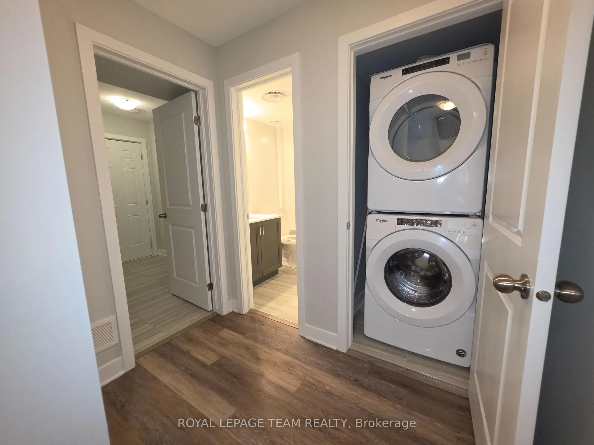Photo 17 of 814 Ralph Hennessy Avenue, Ottawa, Riverside South/Gloucester Glen — HOMEH