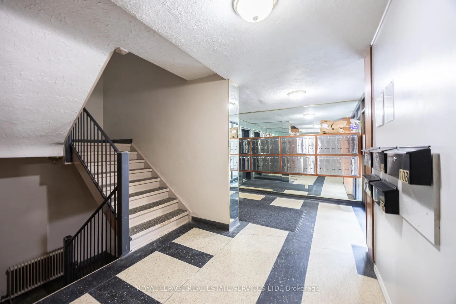 Photo 2 of Unit 206, 101 Coe Hill Drive, Toronto, High Park-Swansea — HOMEH