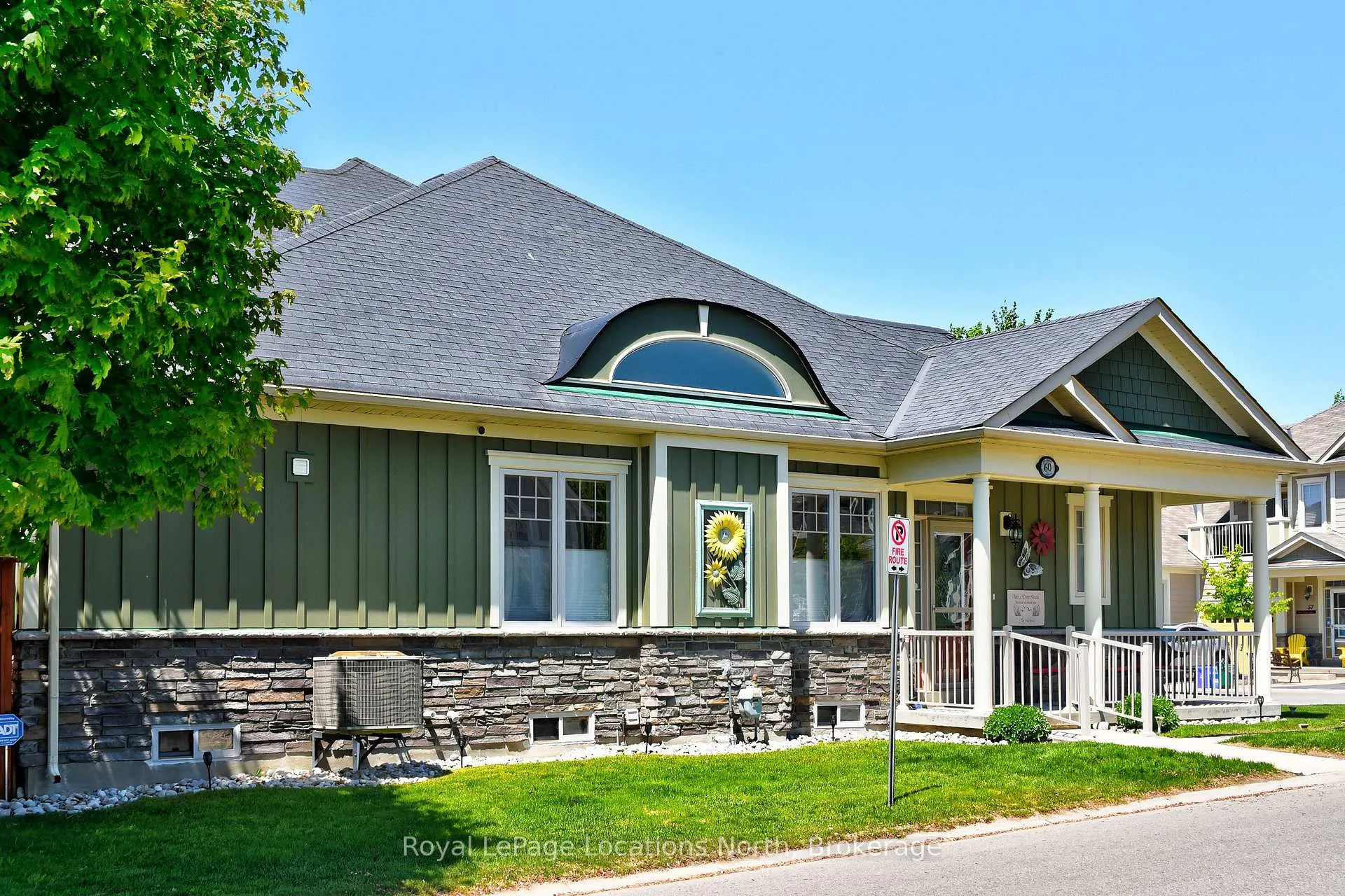 Photo 4 of 60 Savannah Crescent, Wasaga Beach — HOMEH