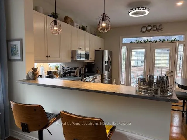 Photo 12 of 60 Savannah Crescent, Wasaga Beach — HOMEH