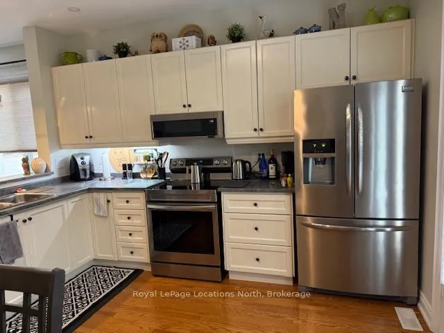 Photo 13 of 60 Savannah Crescent, Wasaga Beach — HOMEH