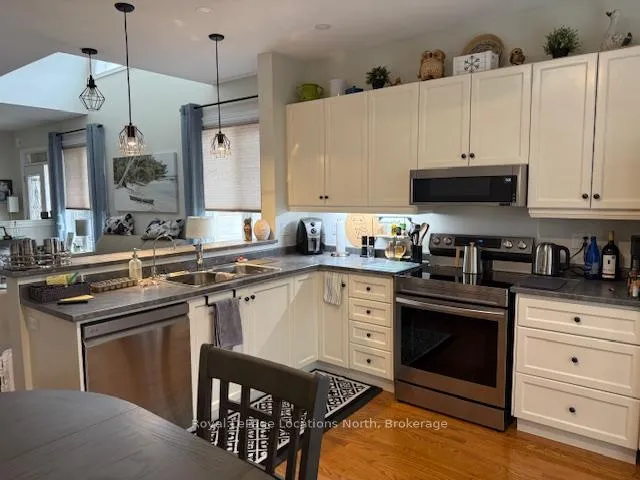 Photo 14 of 60 Savannah Crescent, Wasaga Beach — HOMEH
