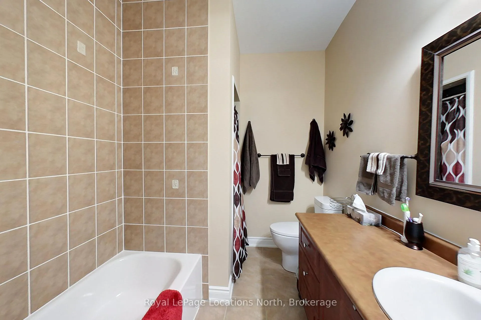 Photo 17 of 60 Savannah Crescent, Wasaga Beach — HOMEH